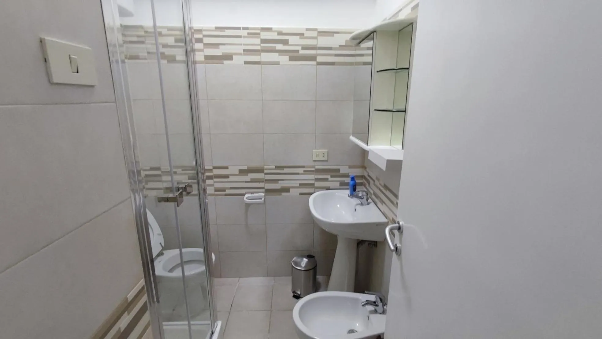 Shower in VATICAN GREEN GARDEN