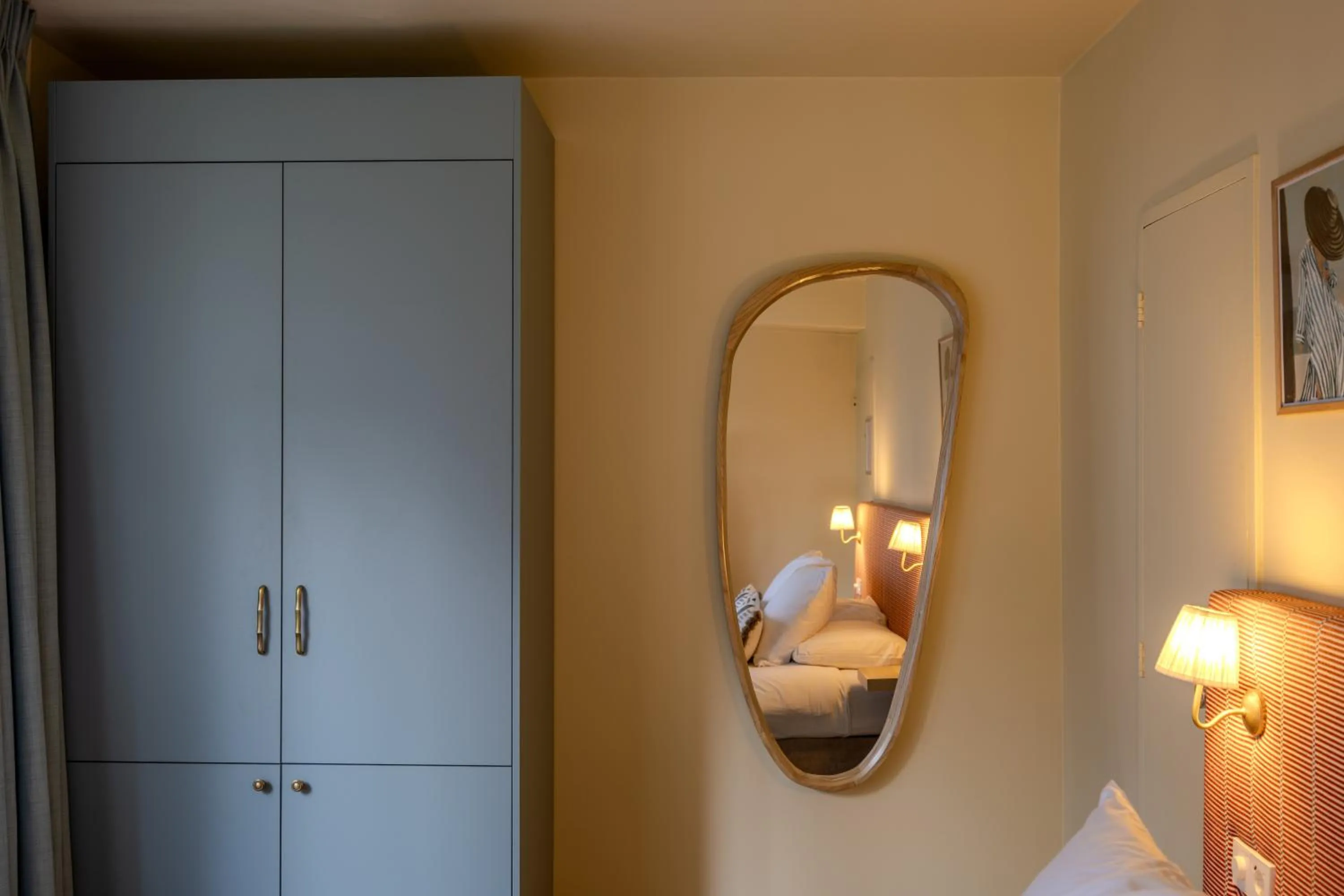 wardrobe, Bed in Hotel Atlas Vondelpark