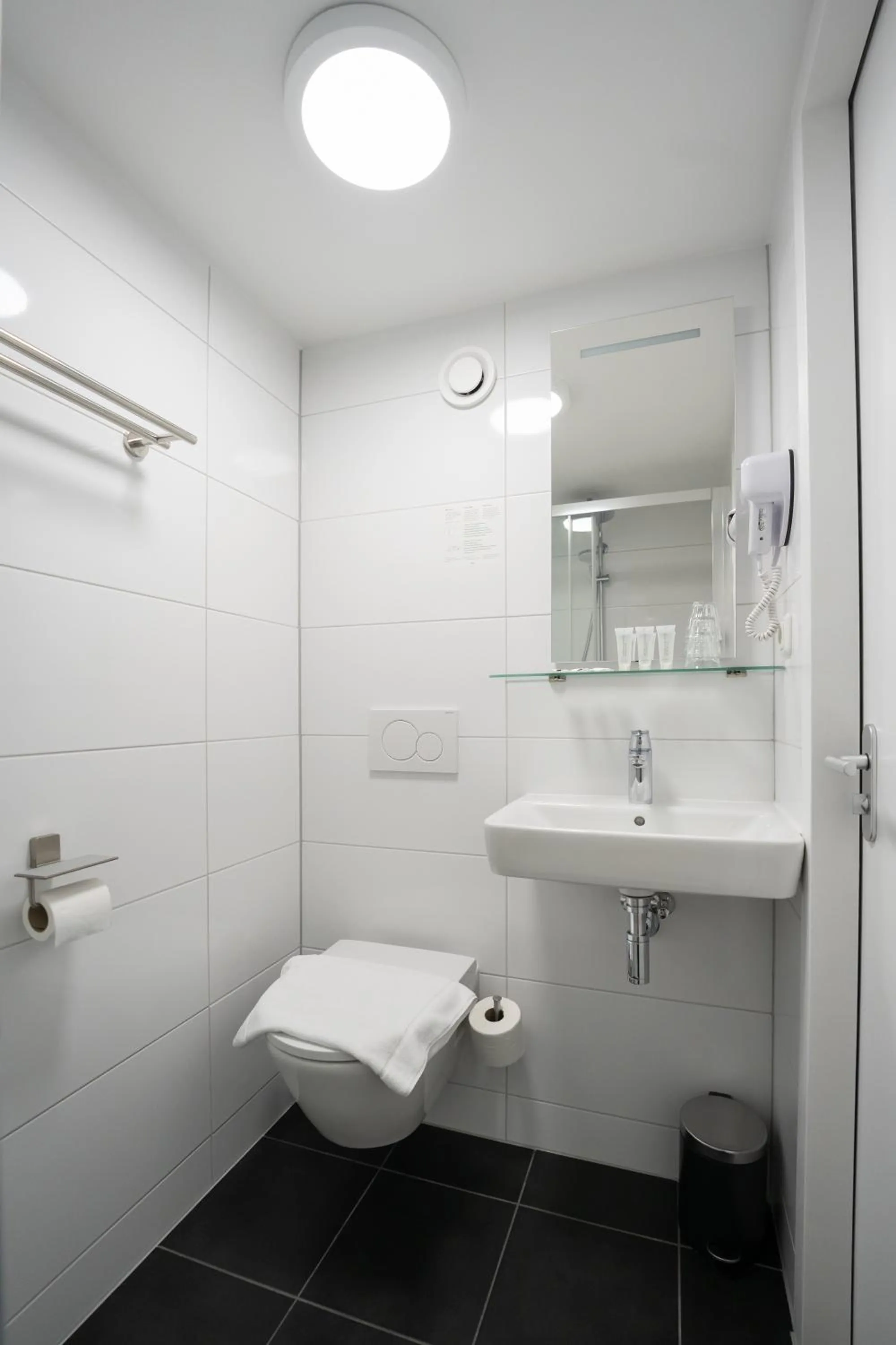 Shower in Hotel Atlas Vondelpark