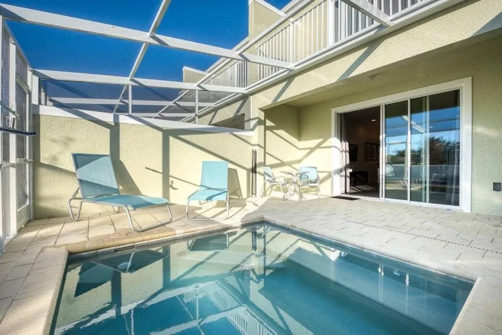 Super cozy home with private pool
