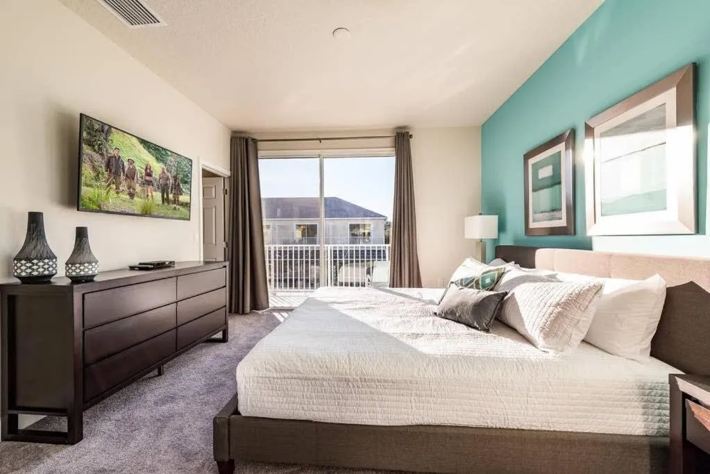 Bed in Super cozy home with private pool