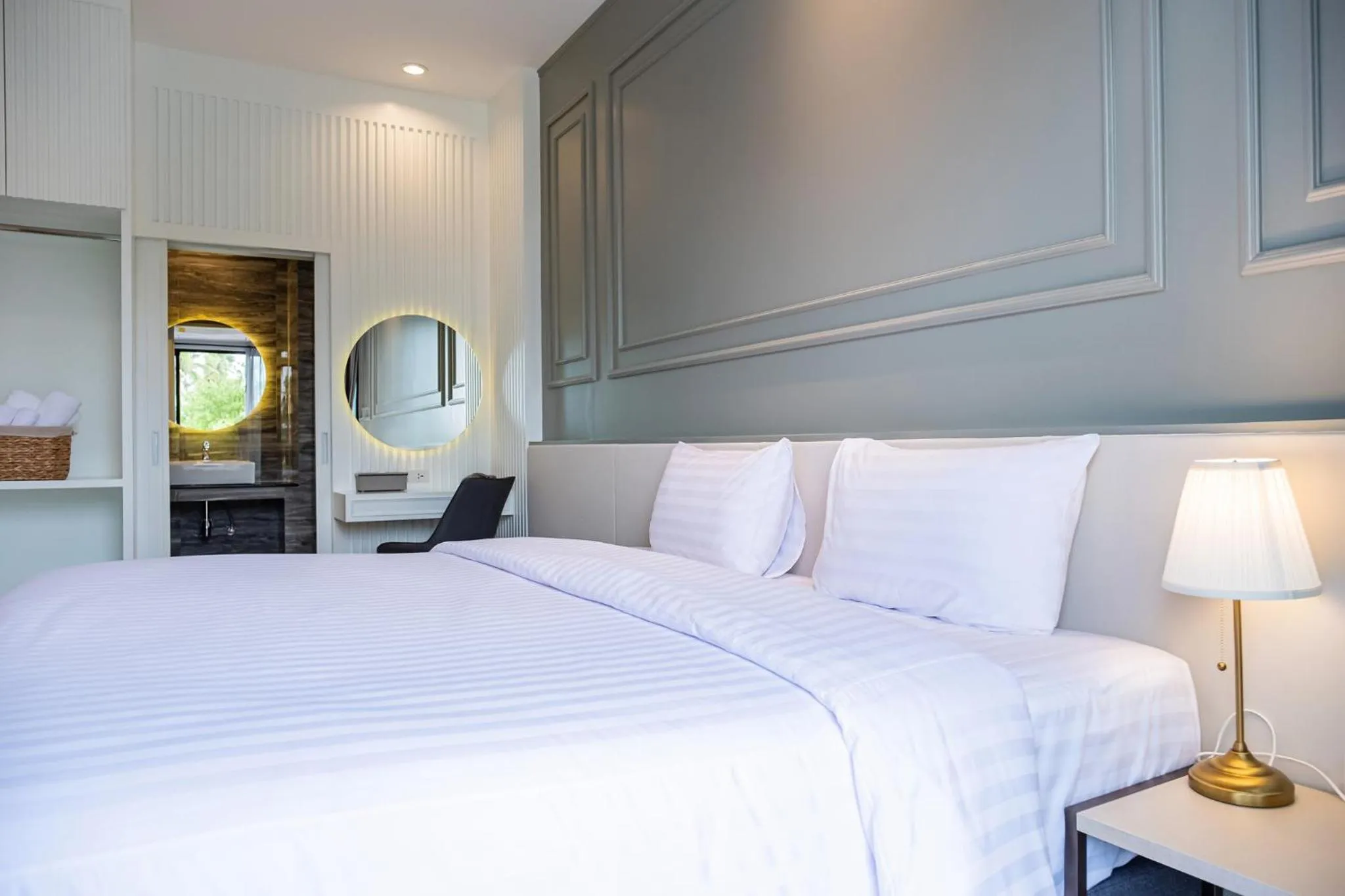 Bed in Wellington Hotel Prachuapkhirikhan