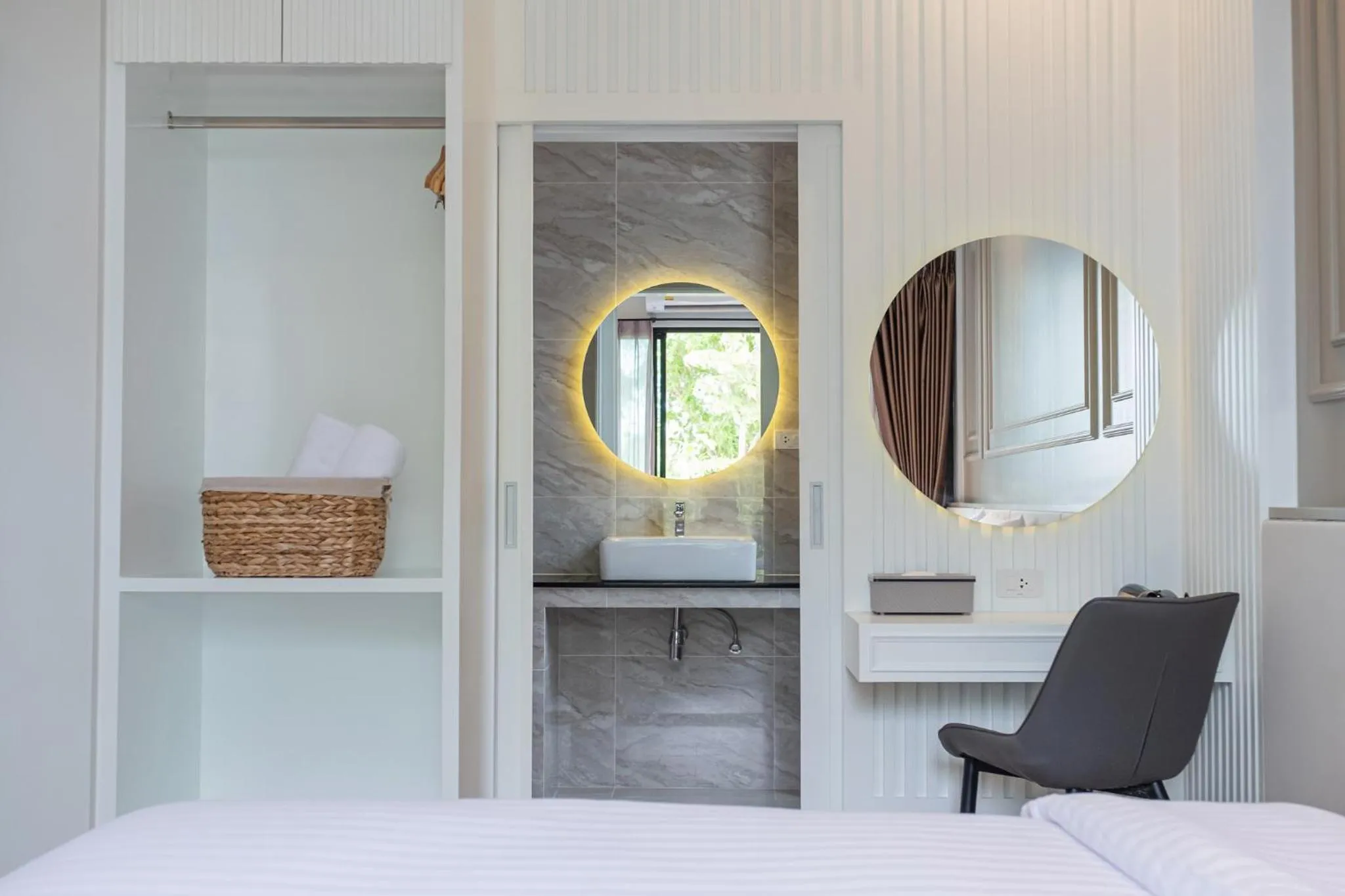 Photo of the whole room, Bed in Wellington Hotel Prachuapkhirikhan