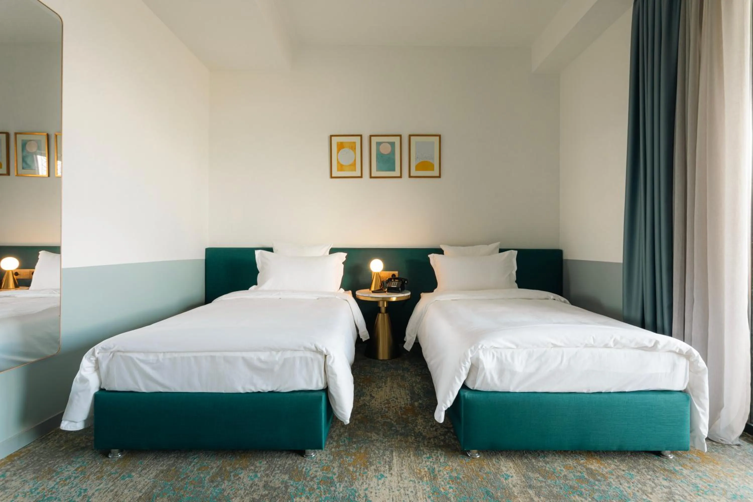 Coffee/tea facilities, Bed in Castor & Pollux Hotel