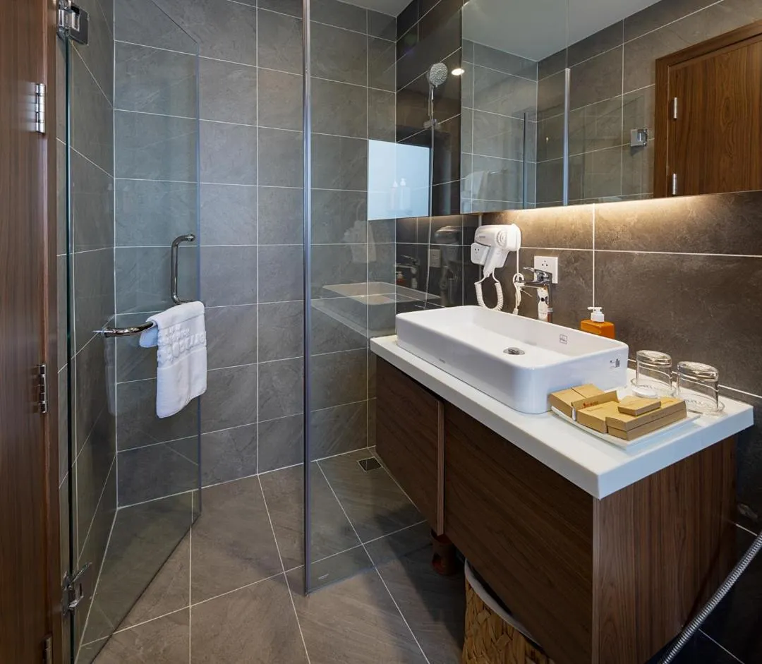 Bathroom in Terracotta Villa Saigon