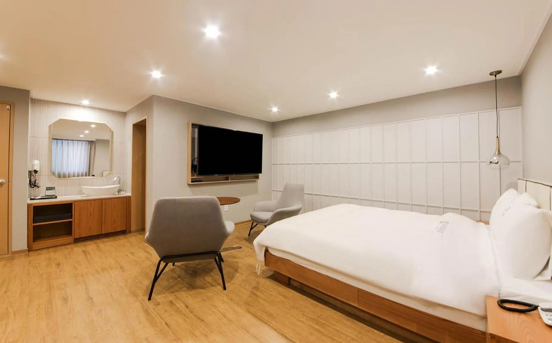 Bed in H Avenue Hotel in Gyeongju