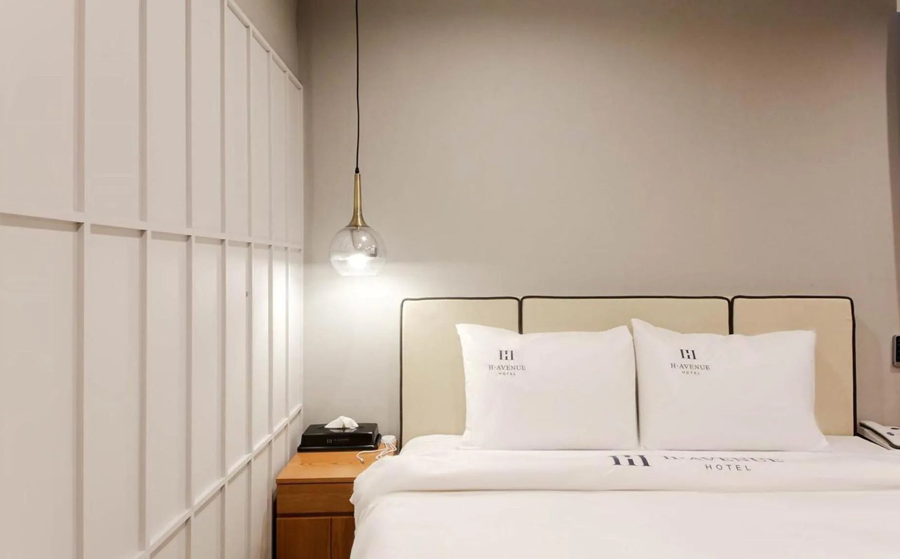 Bed in H Avenue Hotel in Gyeongju