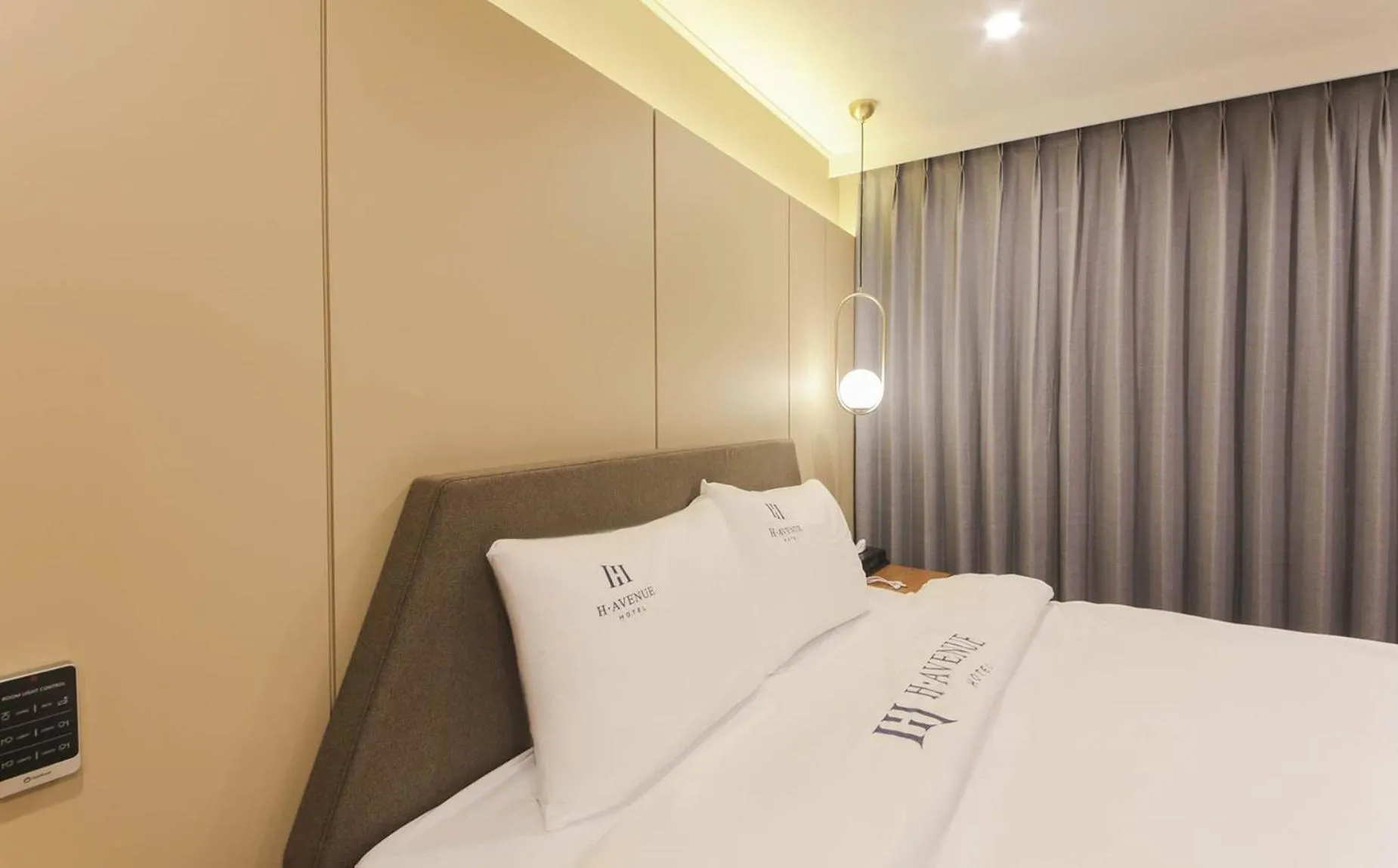 Bed in H Avenue Hotel in Gyeongju