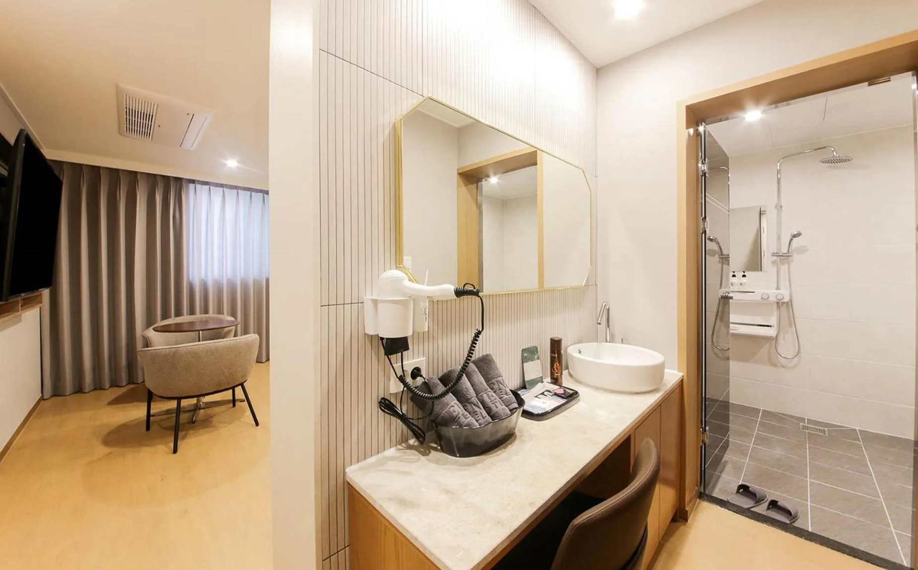 Bathroom in H Avenue Hotel in Gyeongju