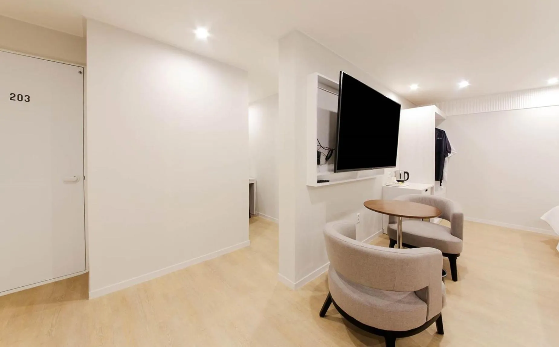 TV and multimedia in H Avenue Hotel in Gyeongju