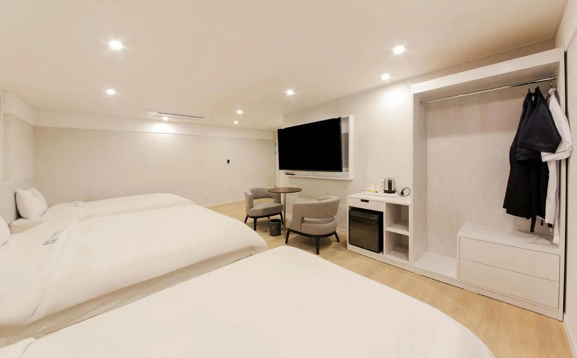 Bed in H Avenue Hotel in Gyeongju
