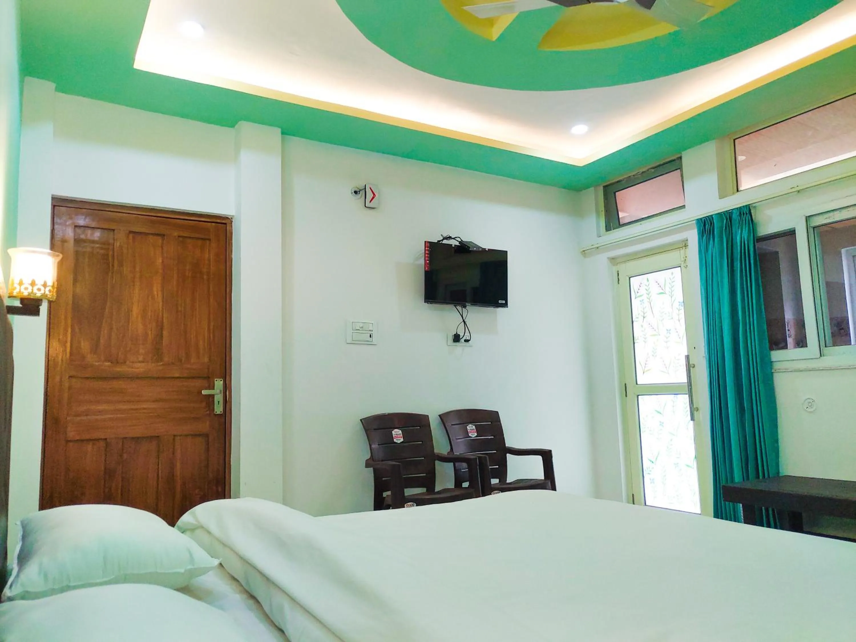 Deluxe Double Room with Balcony in Aadishri