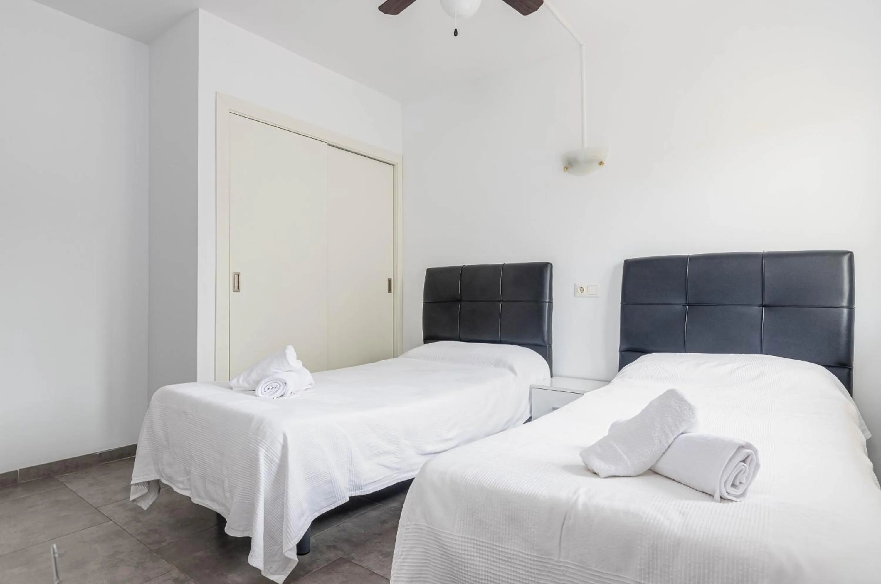 Bedroom, Bed in Acapulco Apartments