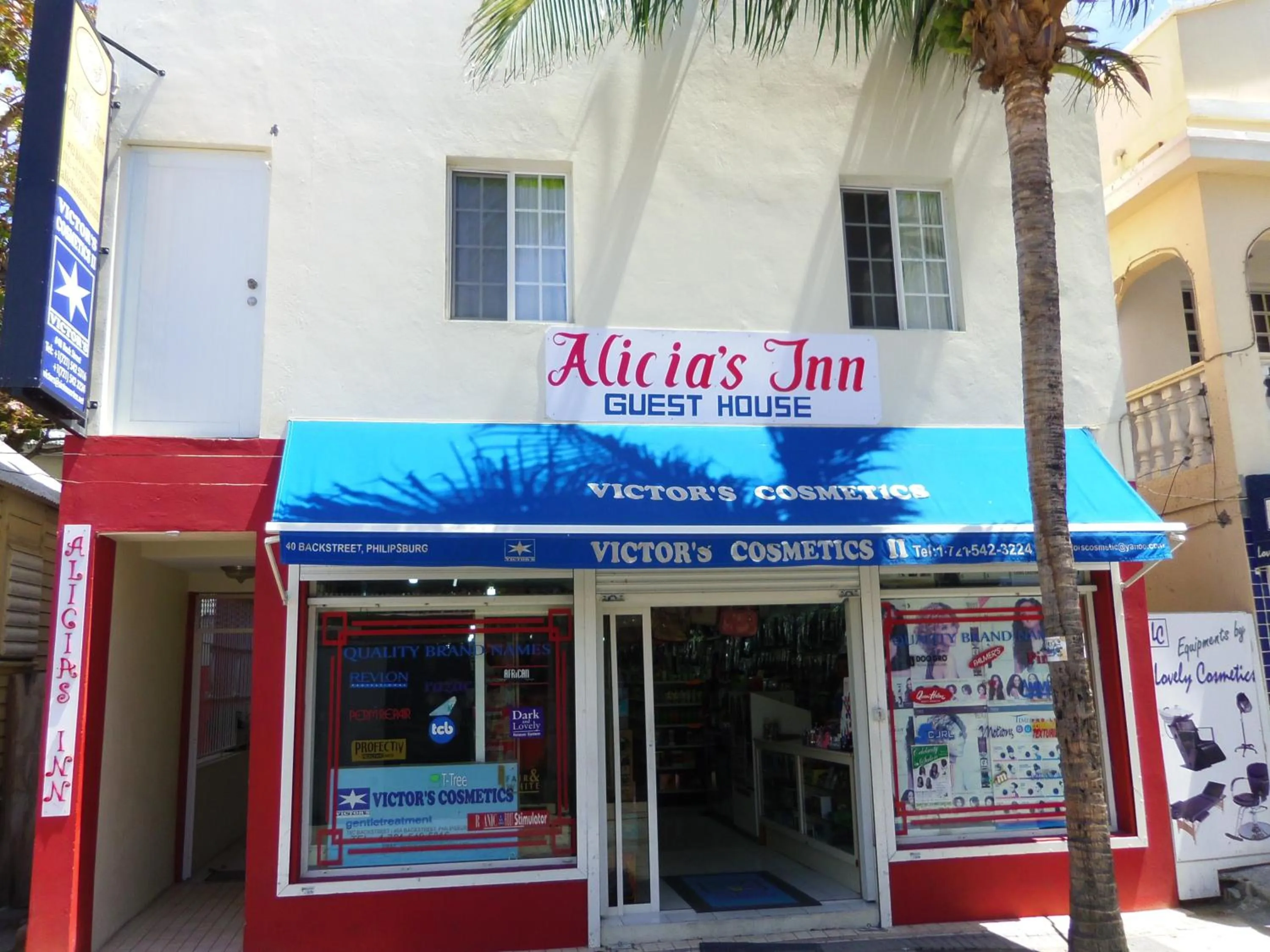 Facade/entrance in Alicia's Inn