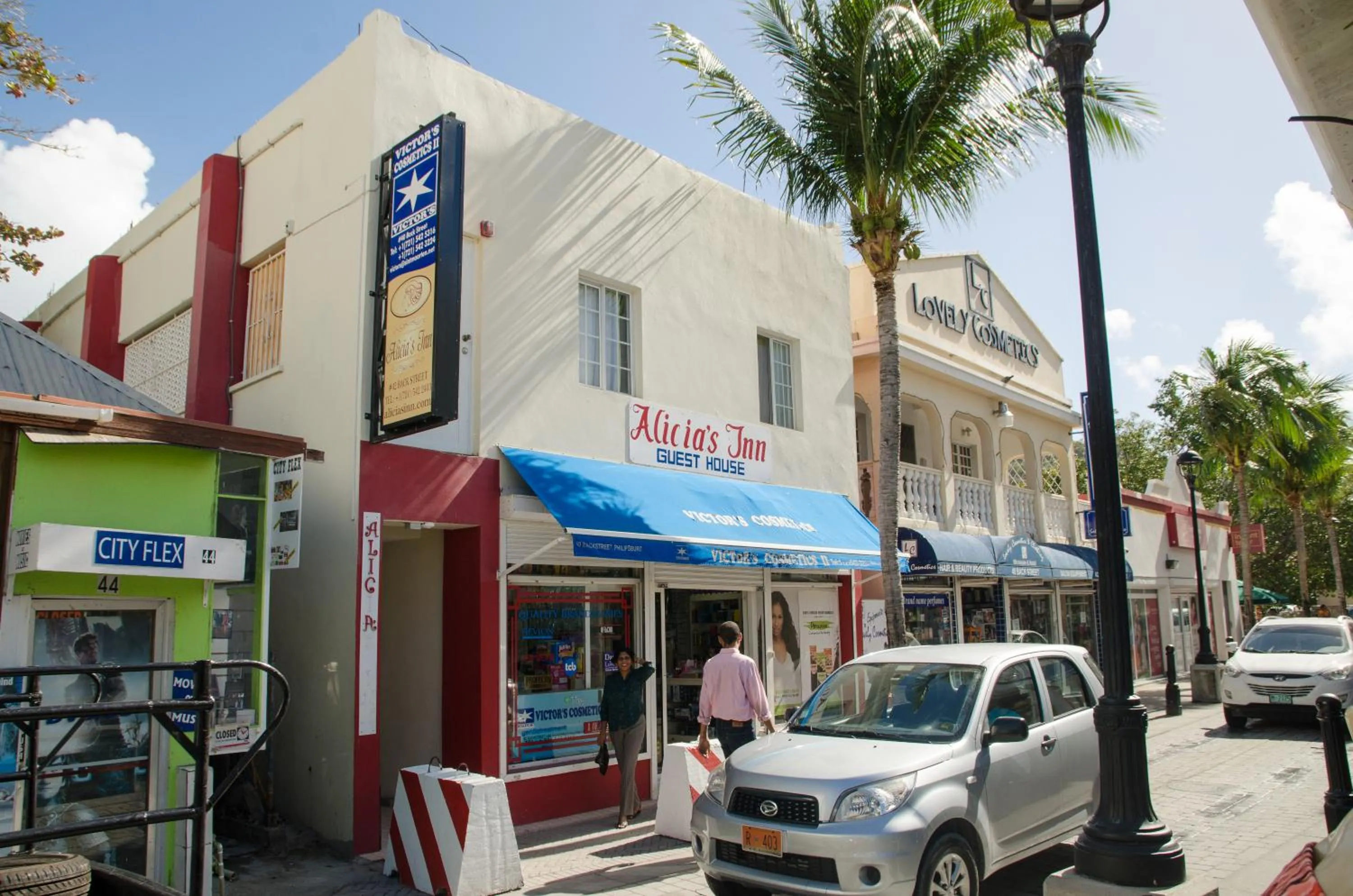 Facade/entrance in Alicia's Inn