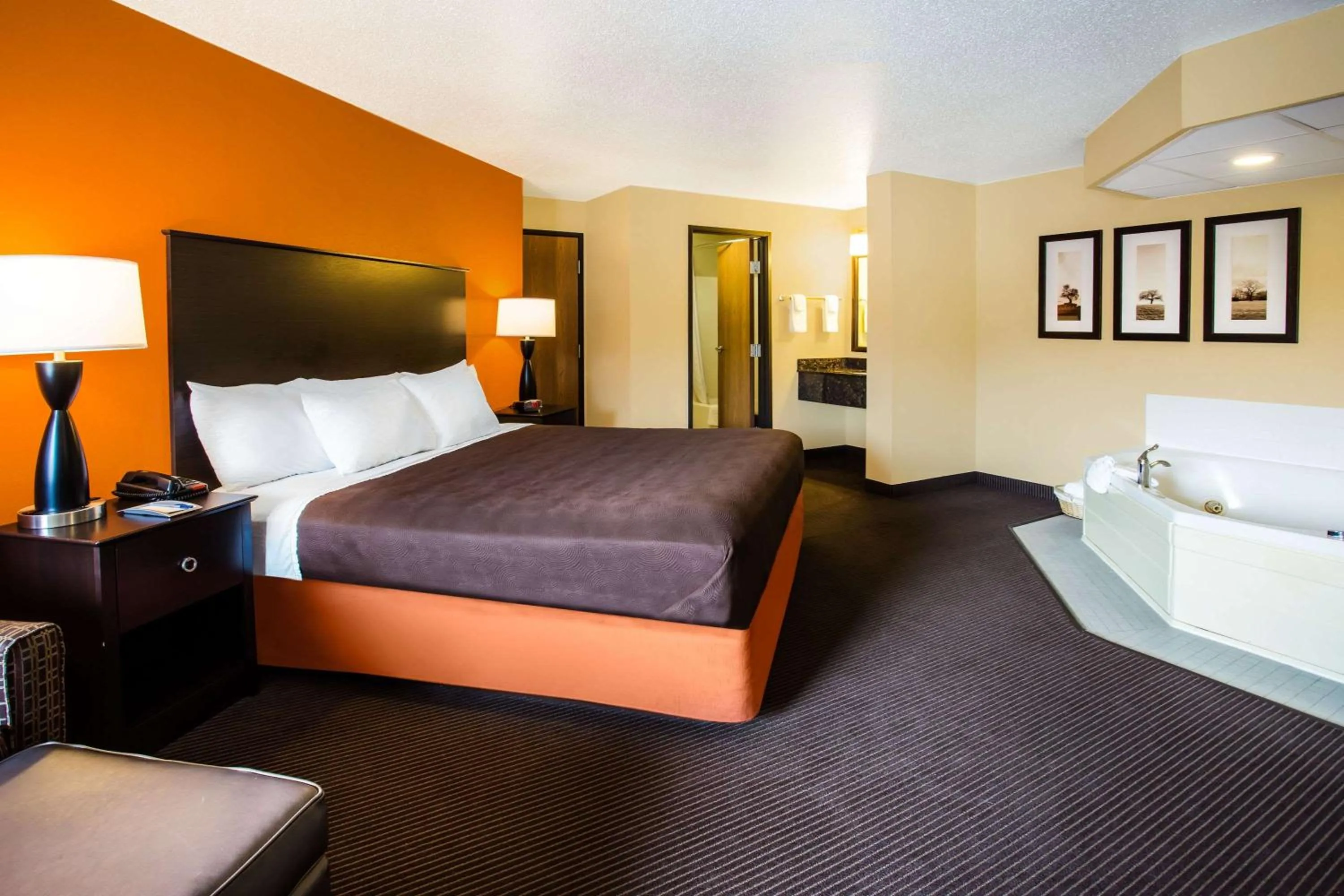 Photo of the whole room, Bed in AmericInn by Wyndham Menomonie