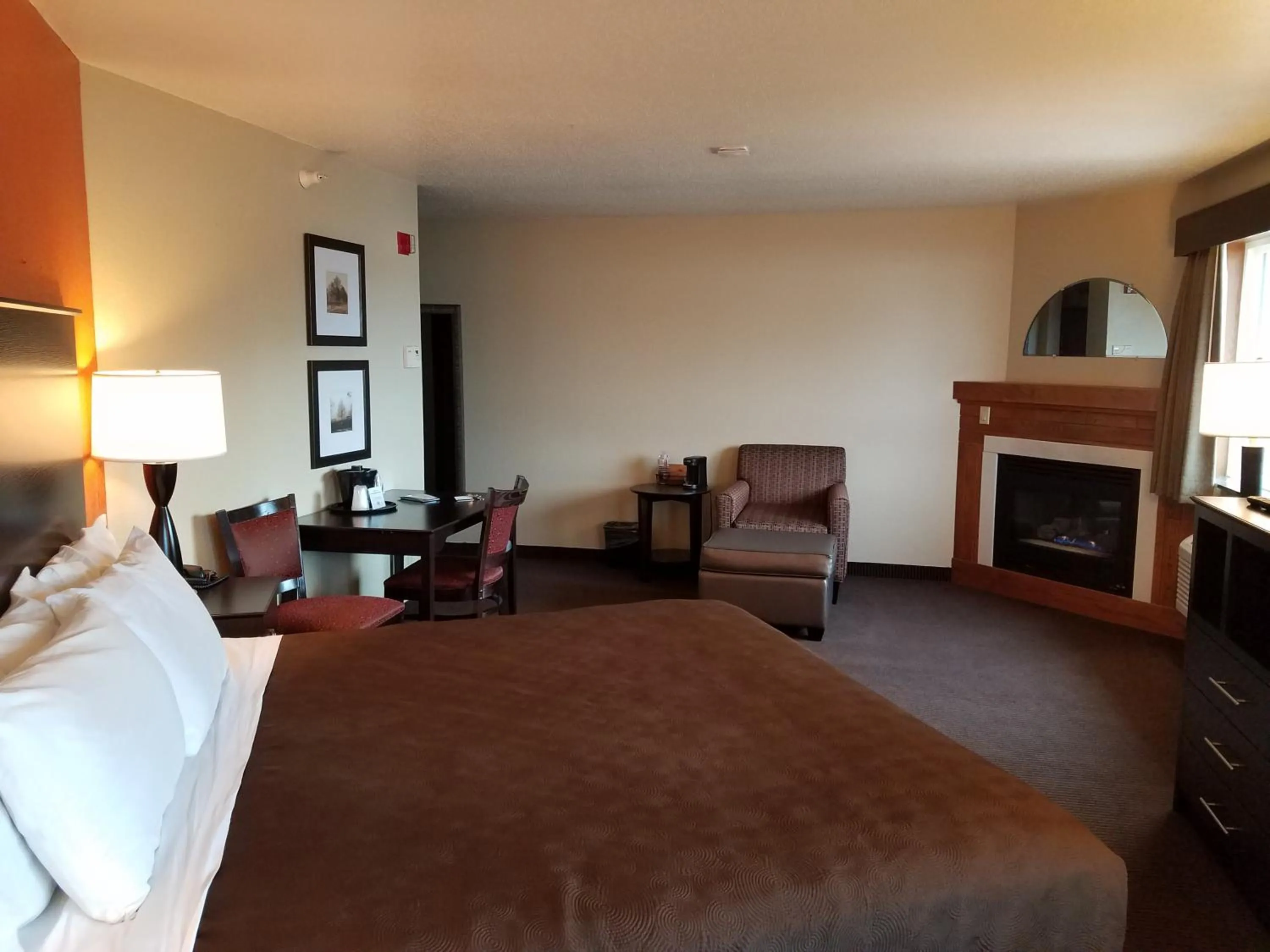 Bedroom, Bed in AmericInn by Wyndham Menomonie