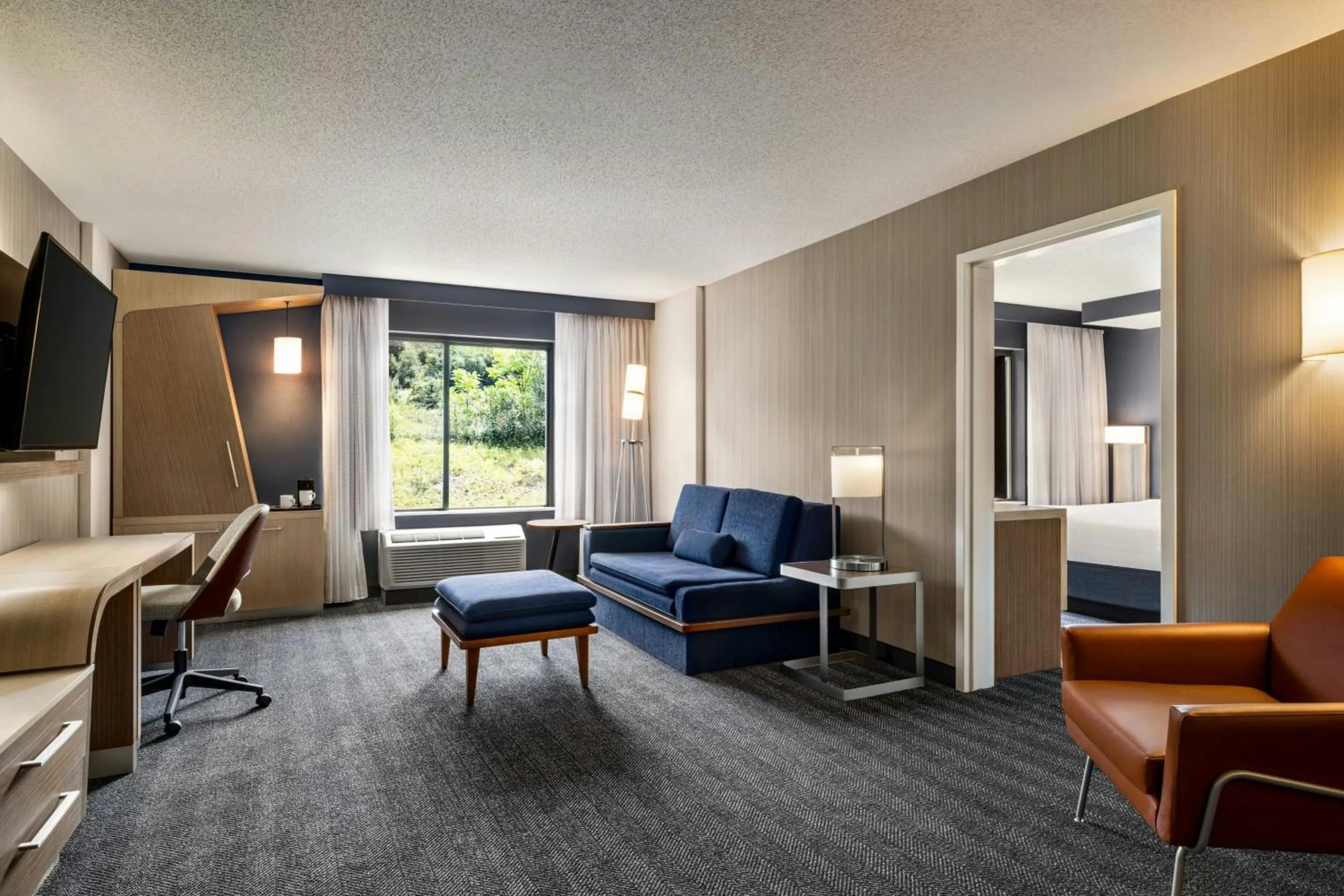 Photo of the whole room in Courtyard by Marriott Wilkes-Barre Arena