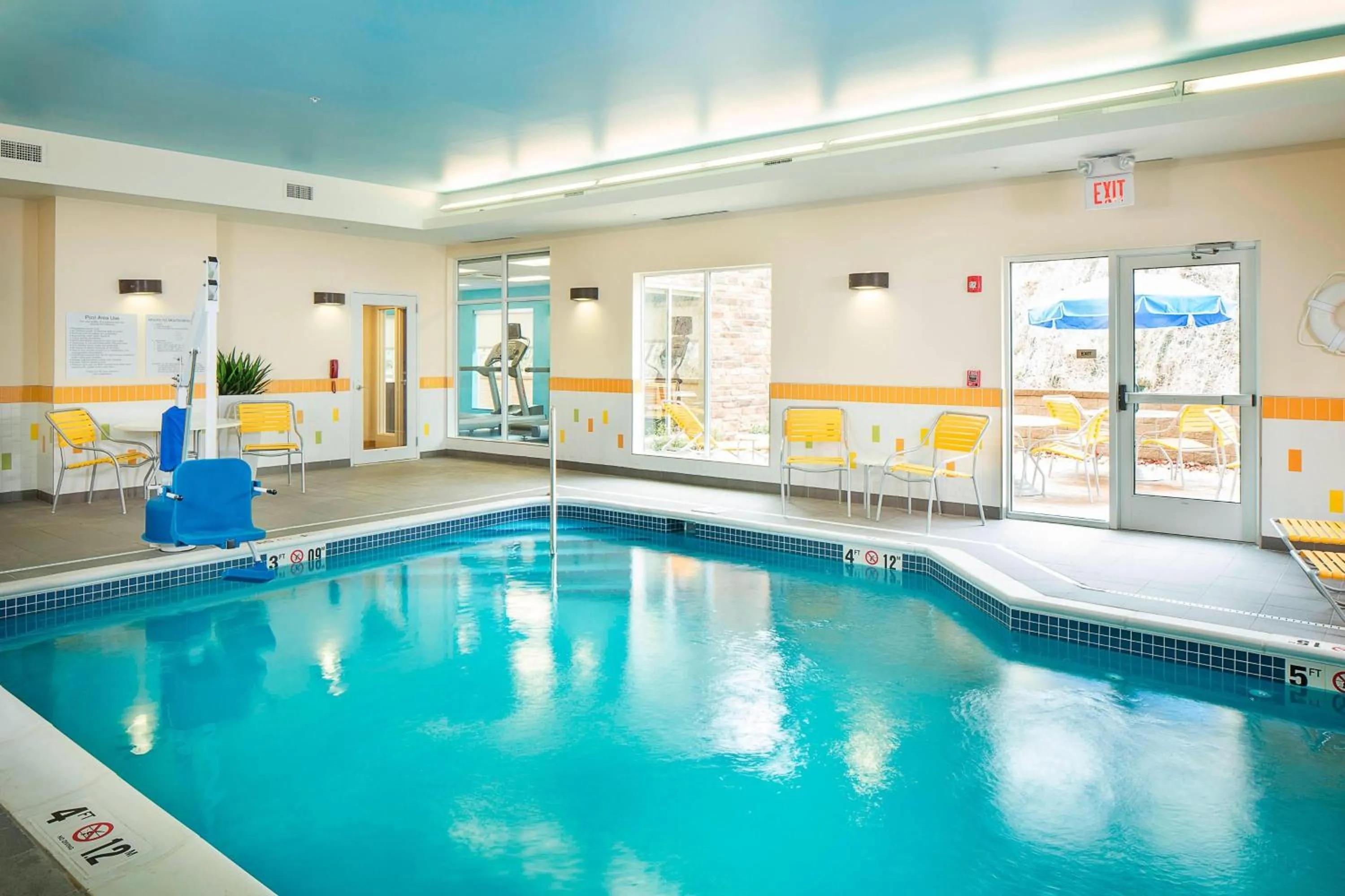 Swimming pool in Fairfield Inn and Suites by Marriott Monaca