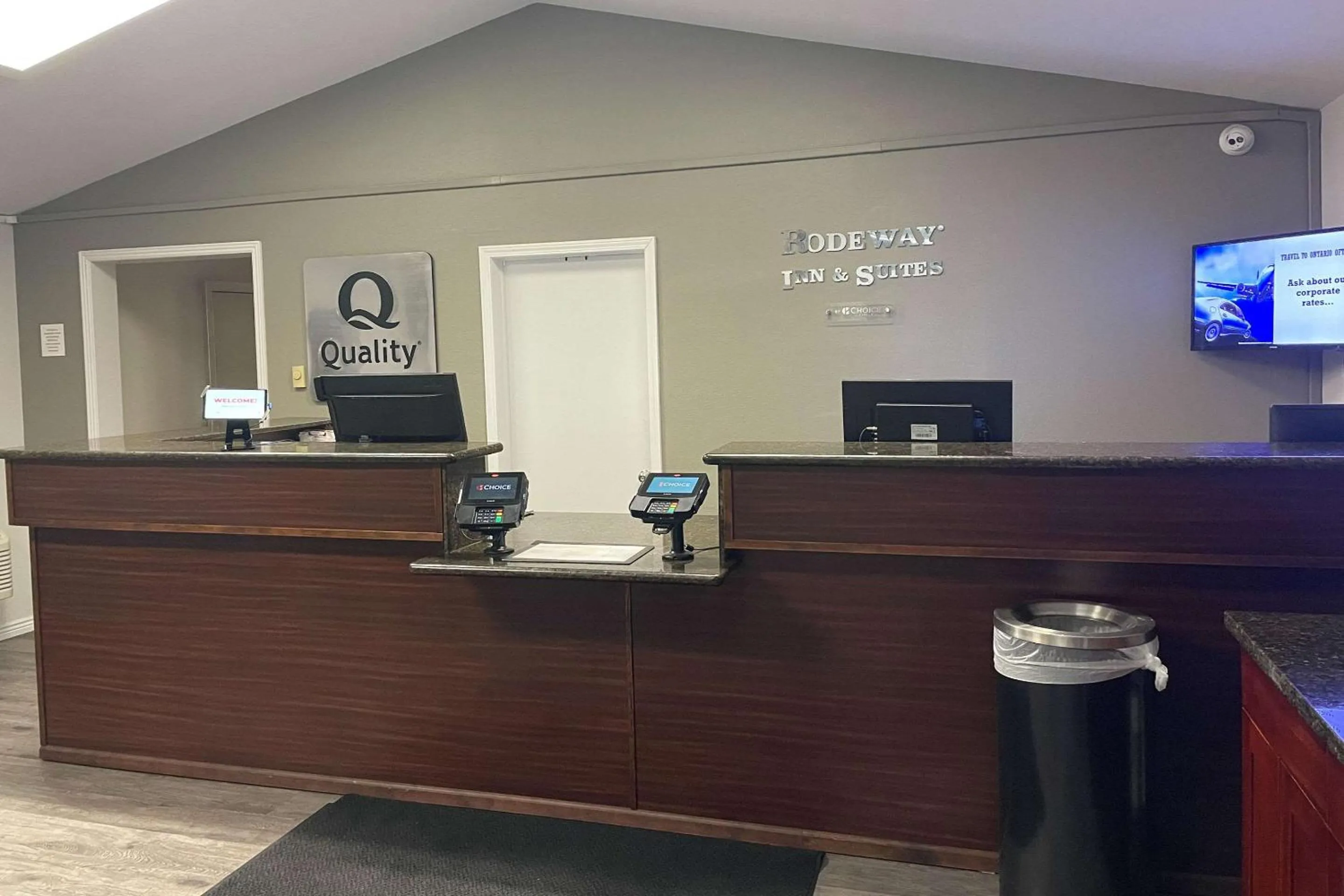 Lobby or reception in Quality Inn Ontario