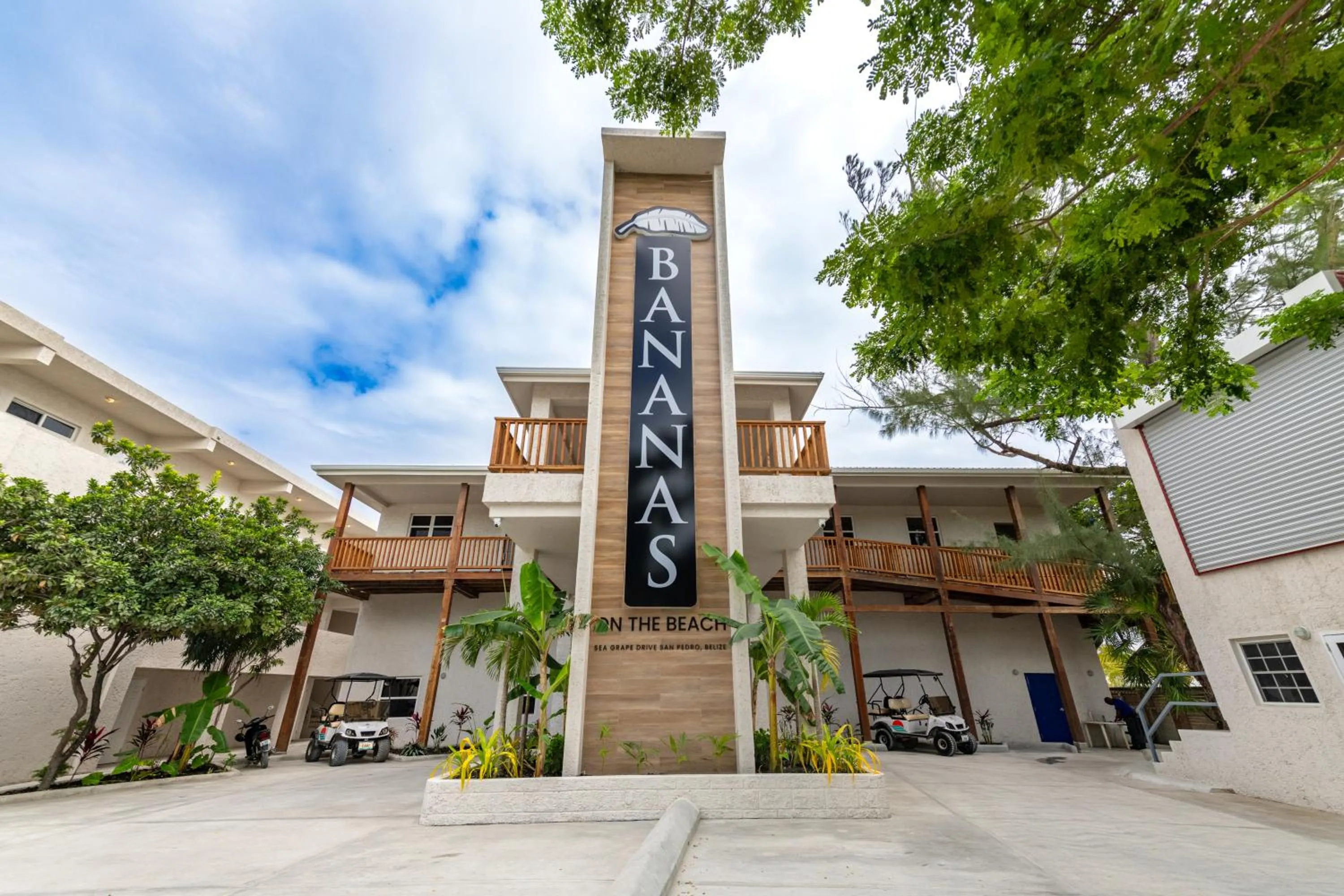 Facade/entrance in Bananas On The Beach