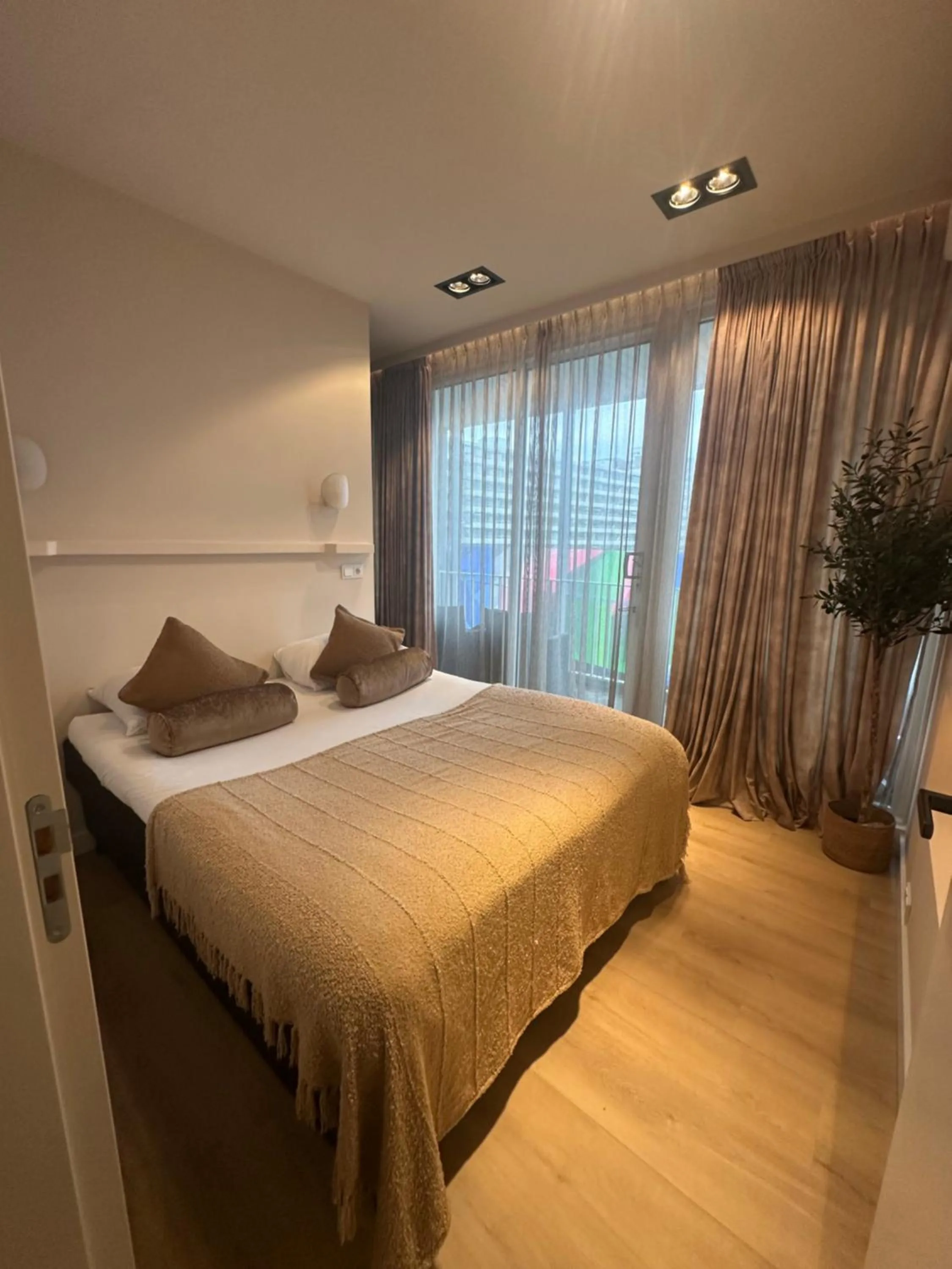 Bedroom, Bed in Palace Hotel Zandvoort