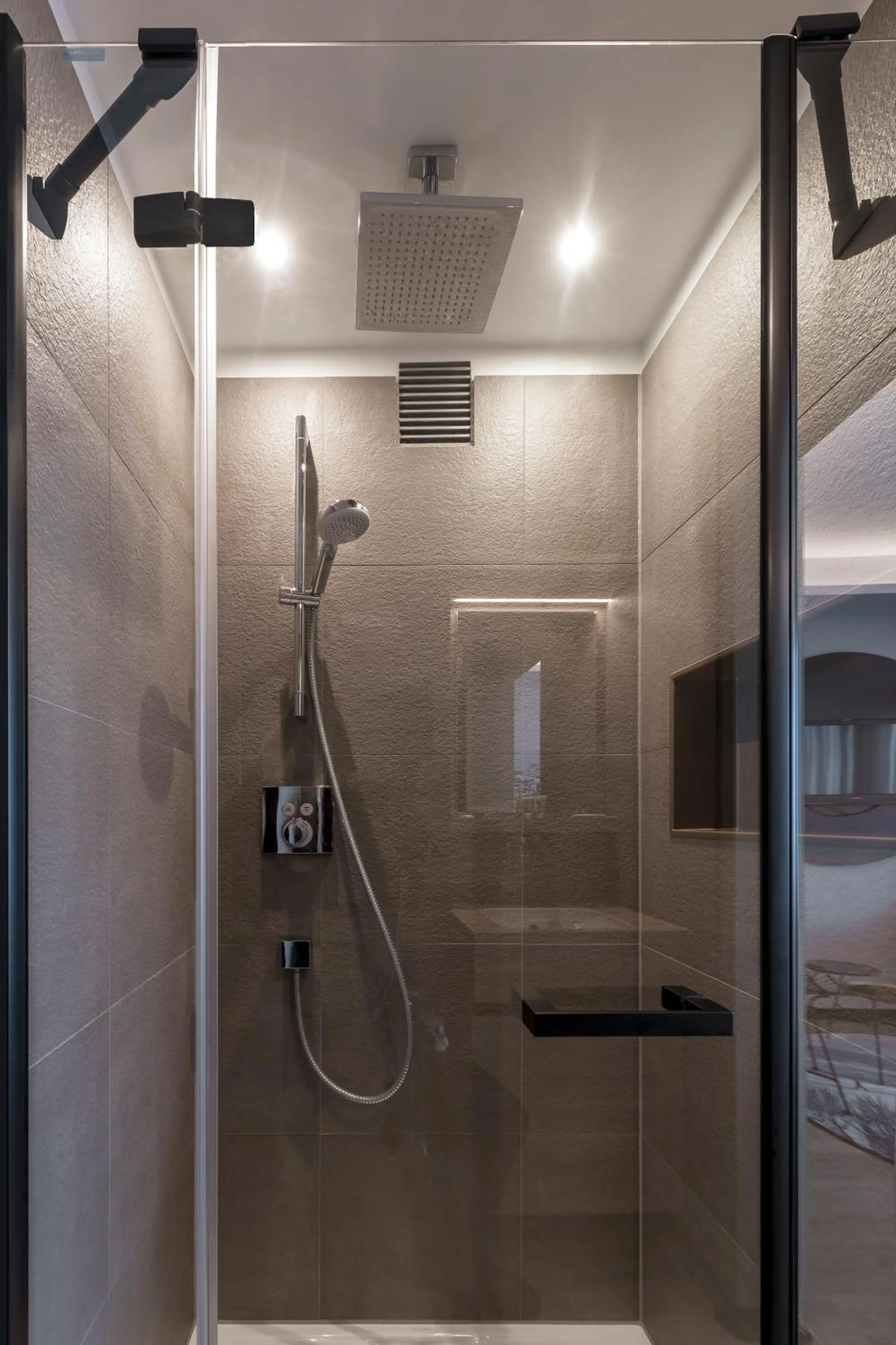 Shower in Palace Hotel Zandvoort