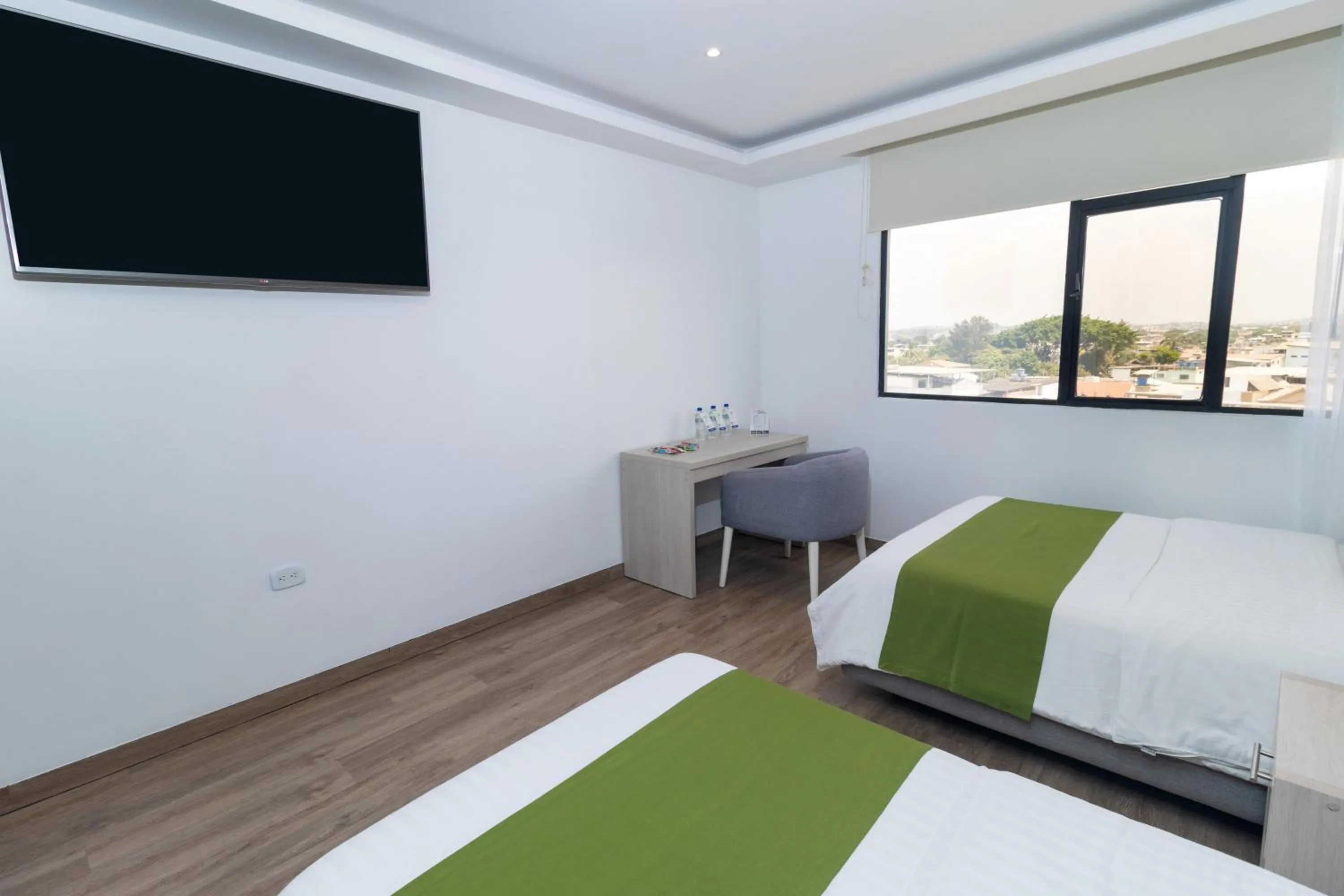 Bed in Hotel Plaza Monte Carlo