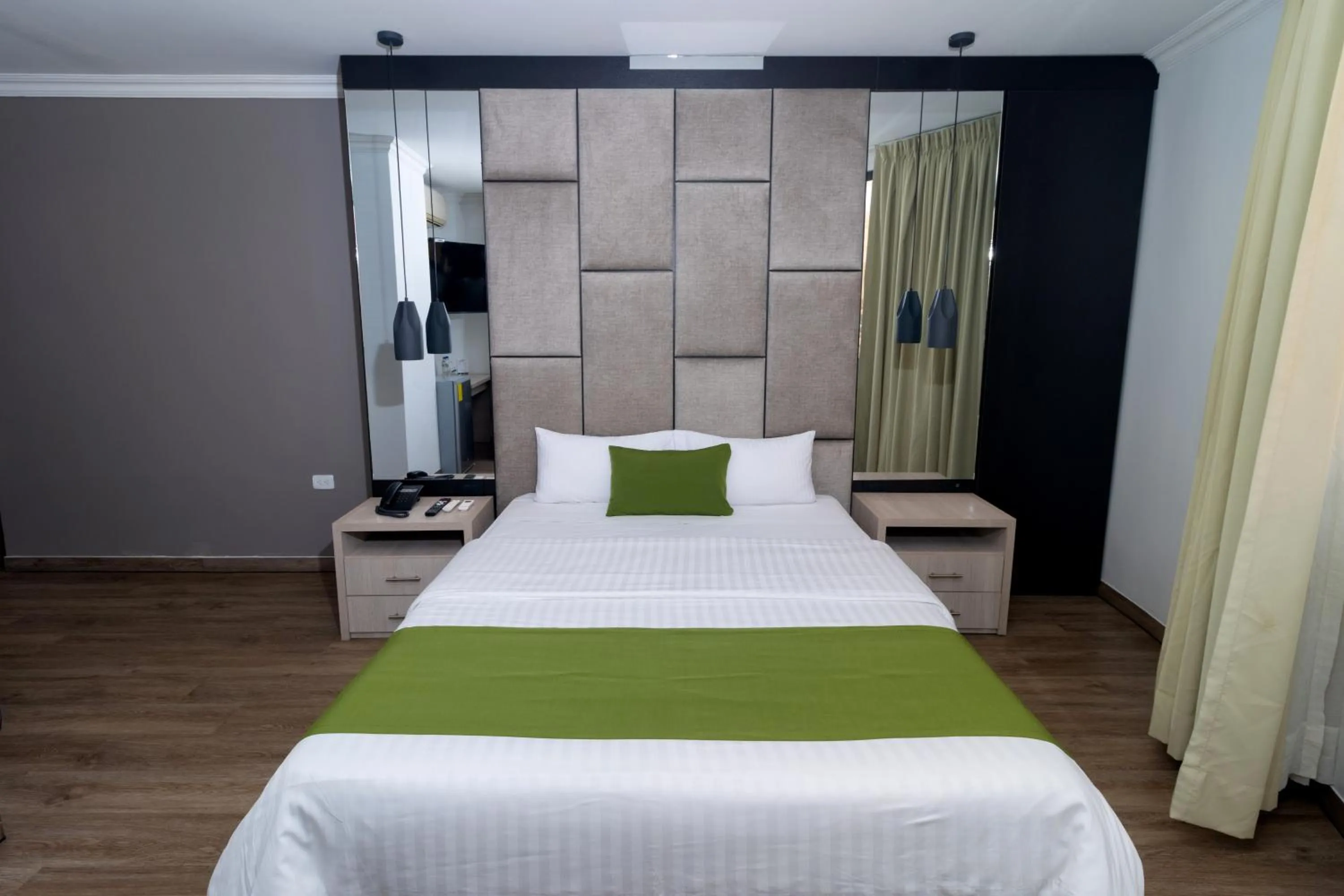 Bed in Hotel Plaza Monte Carlo