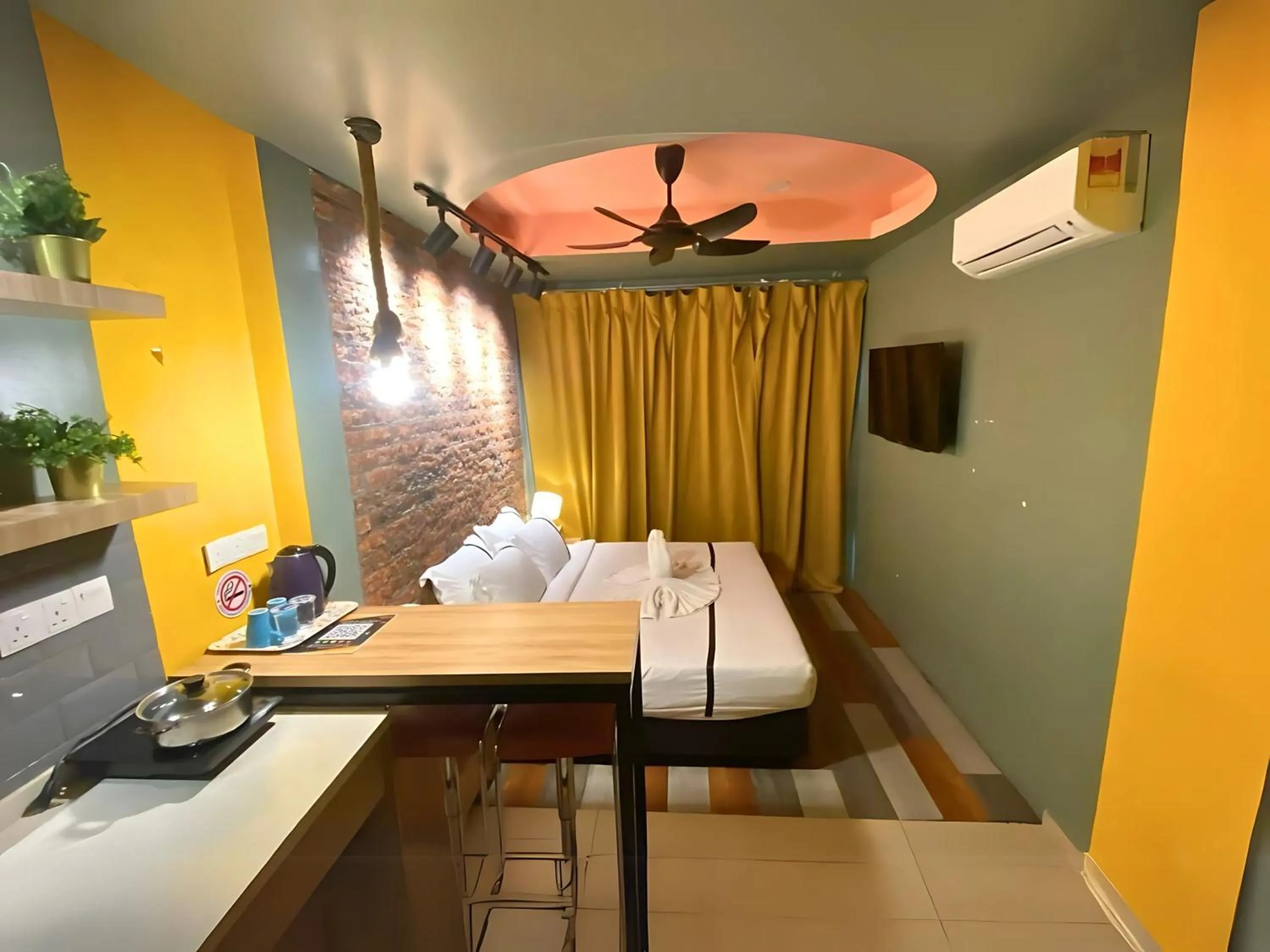 Bed in Smile Hotel Danau Kota