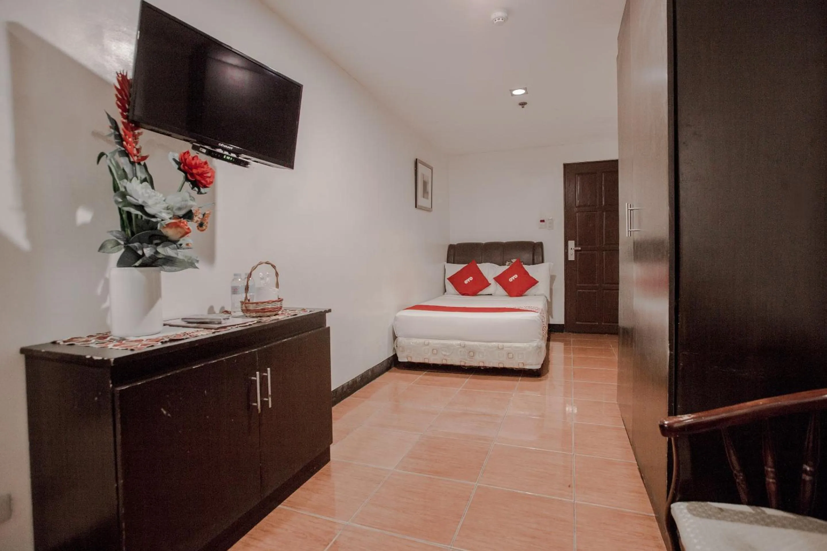 Bedroom, Bed in Super OYO 714 Haeinsa Condotel