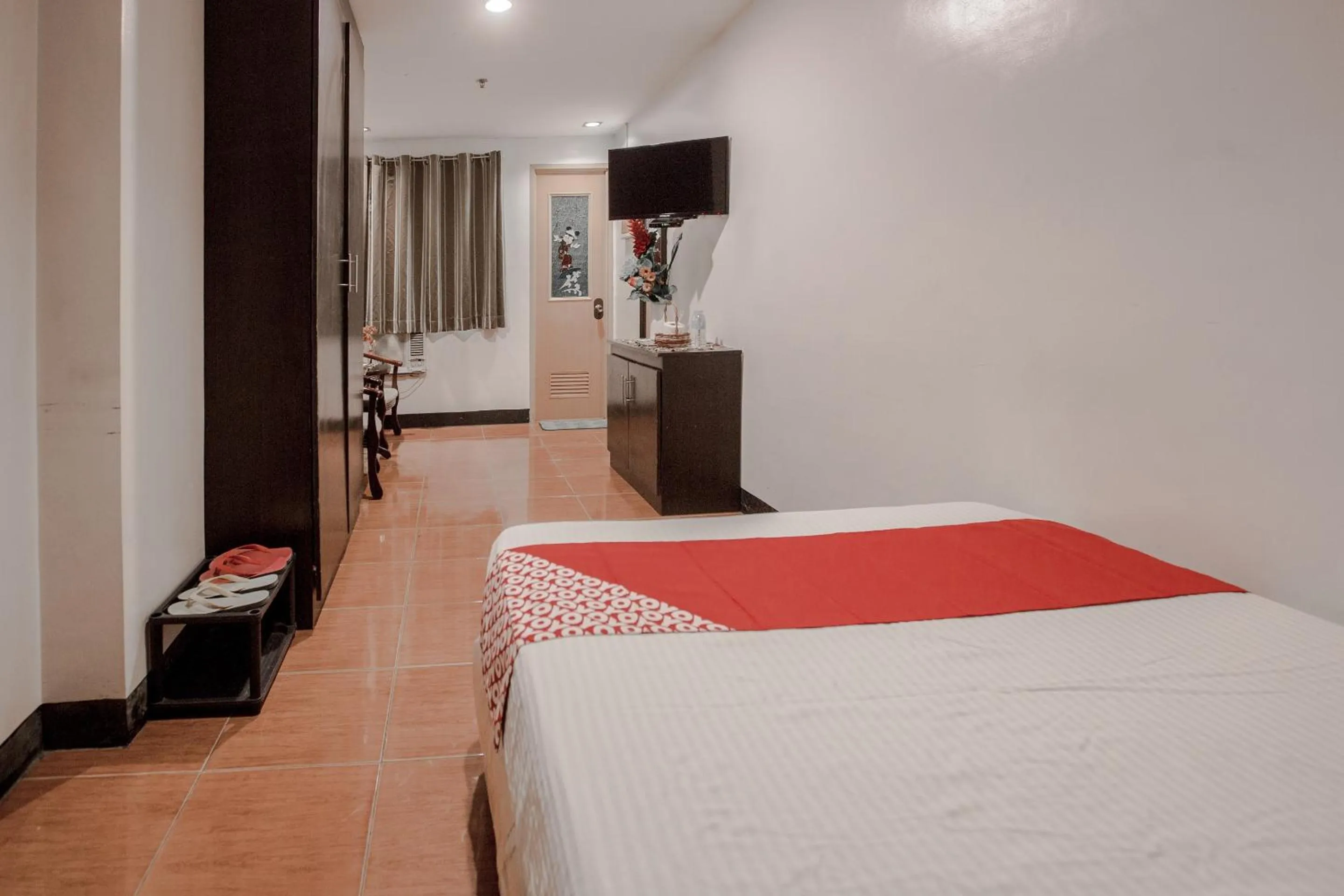 Bedroom, Bed in Super OYO 714 Haeinsa Condotel