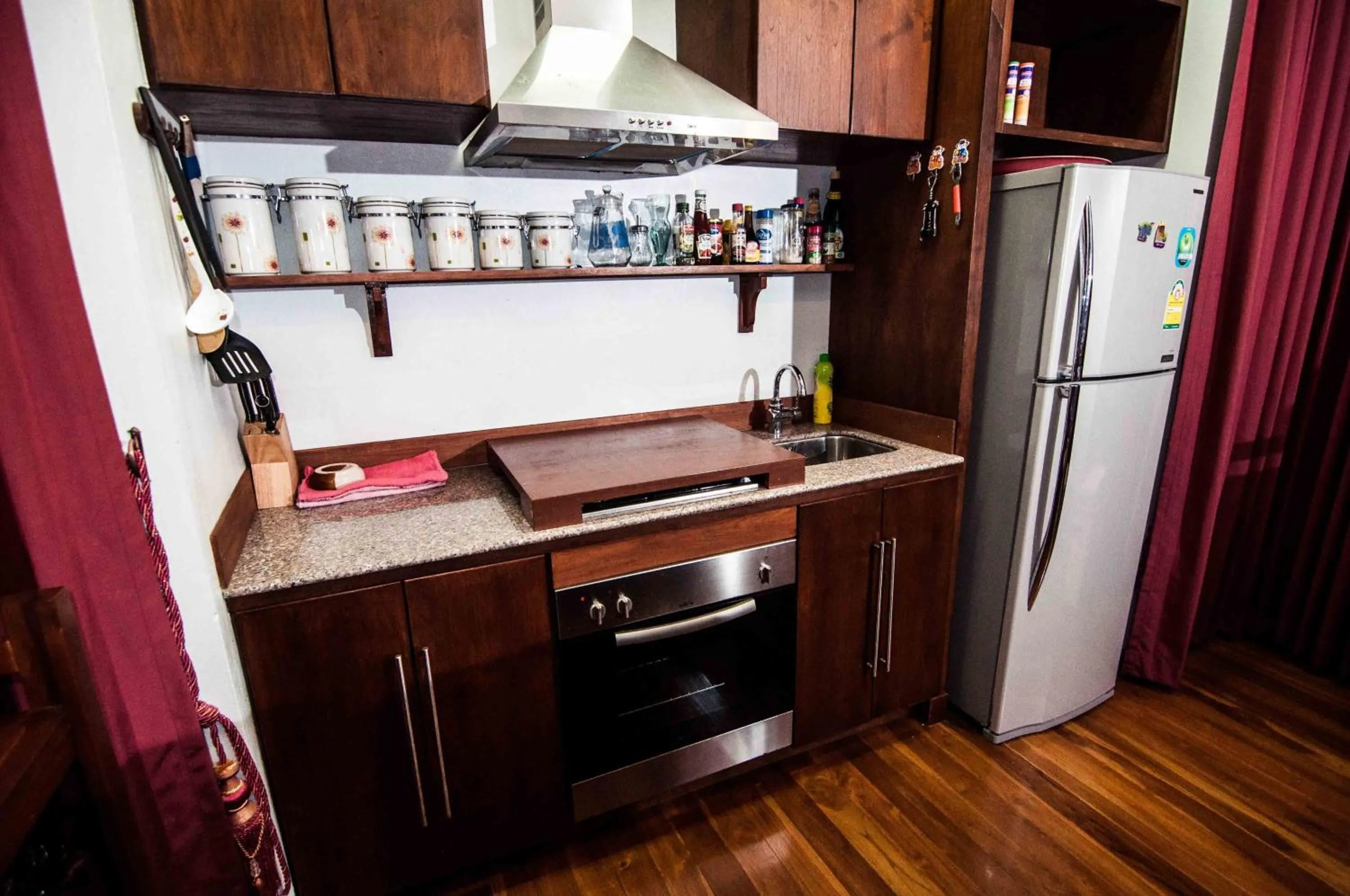 Kitchen or kitchenette in Penn Sunset Villa 4