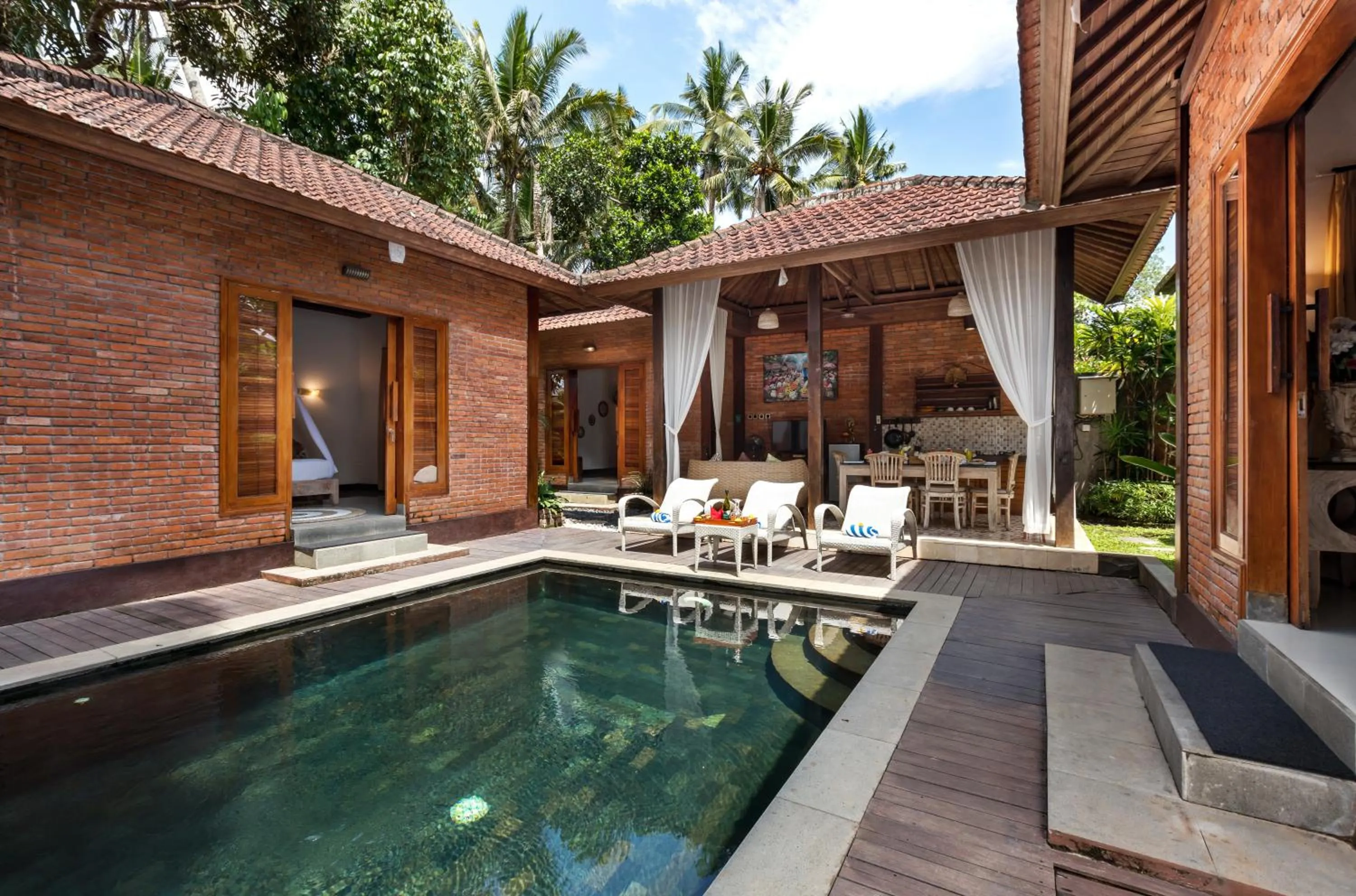Ubud Raya Villa