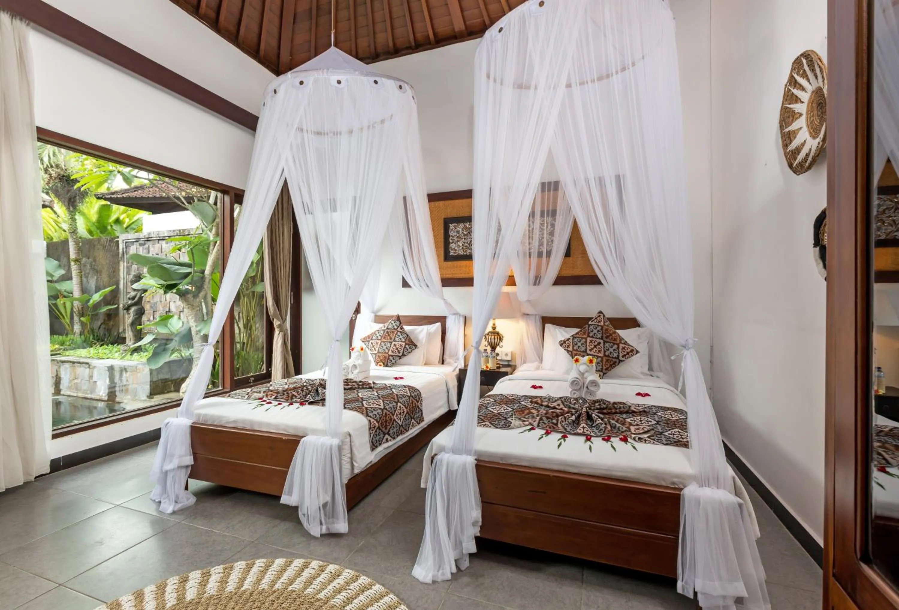 Bed in Ubud Raya Villa
