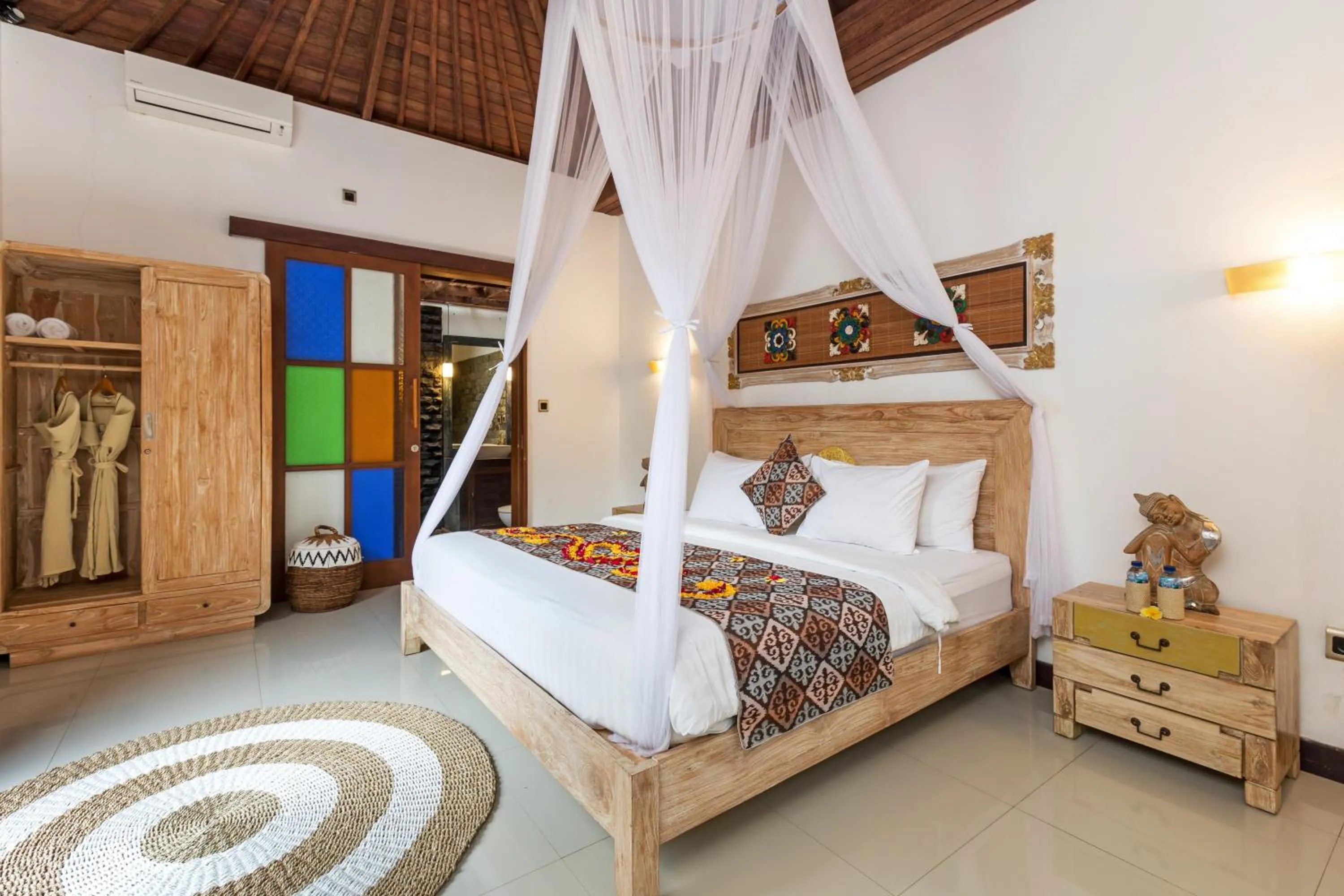 Bed in Ubud Raya Villa