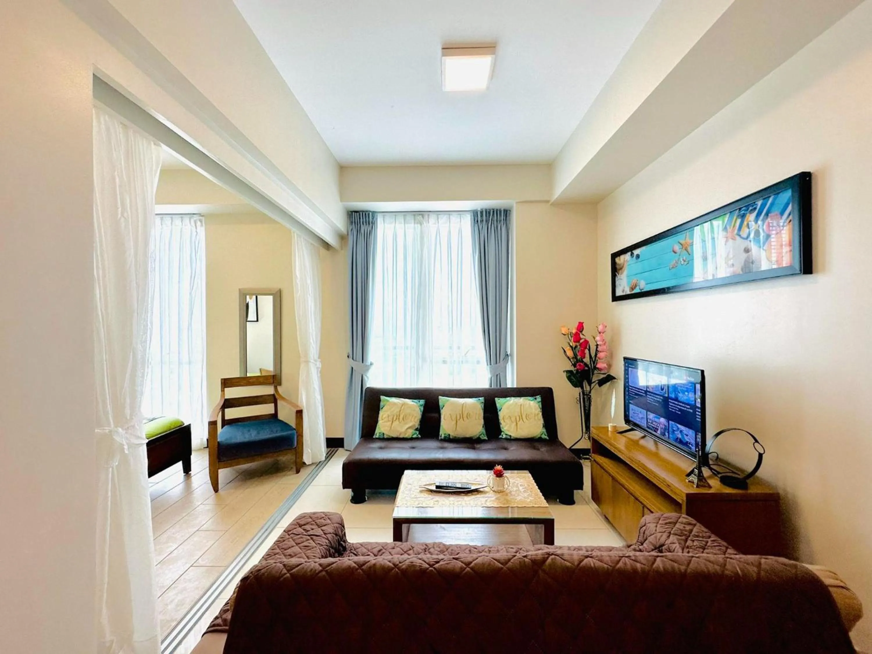 TV and multimedia in One Manchester Place by Hiverooms