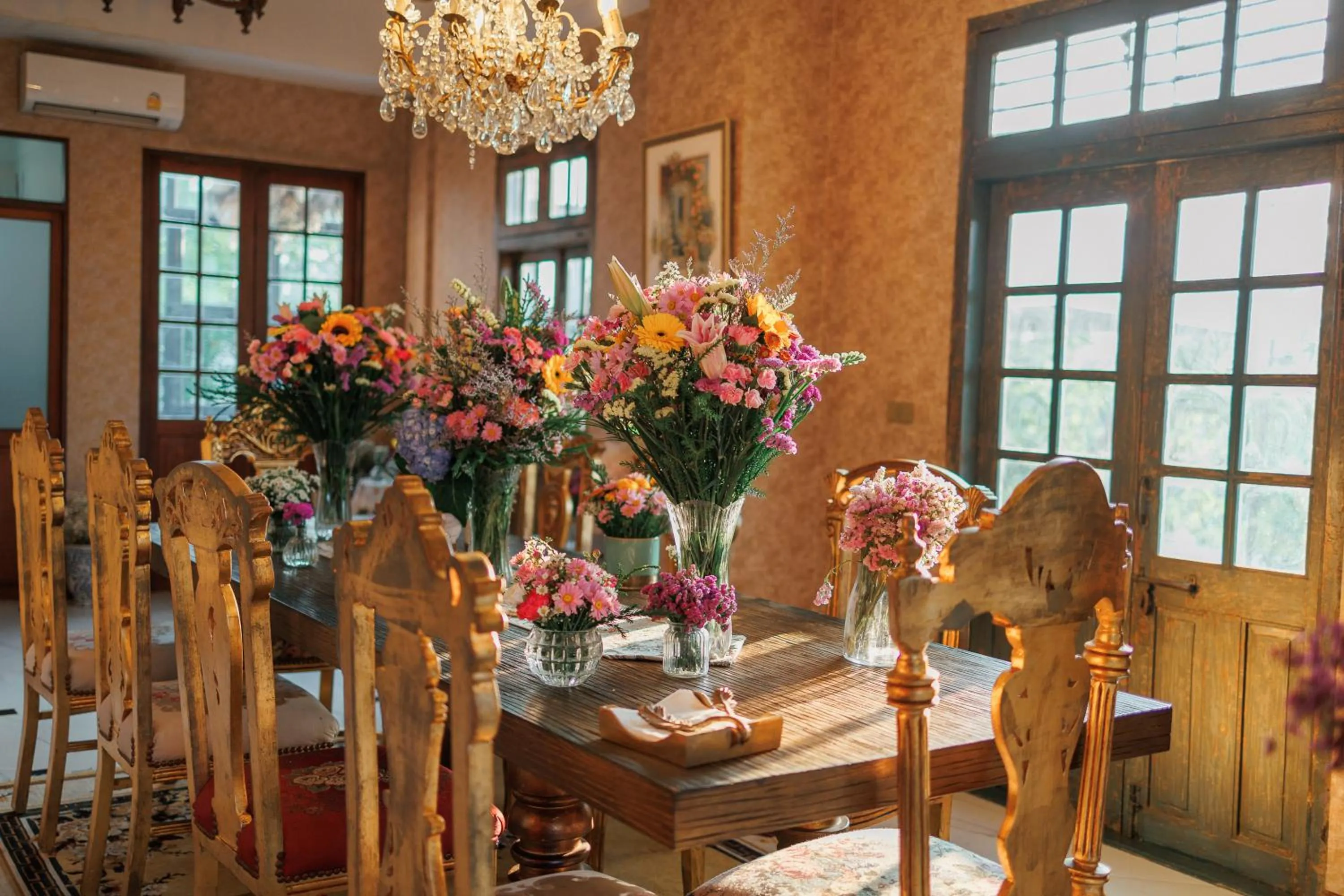 Dining area in Villard123