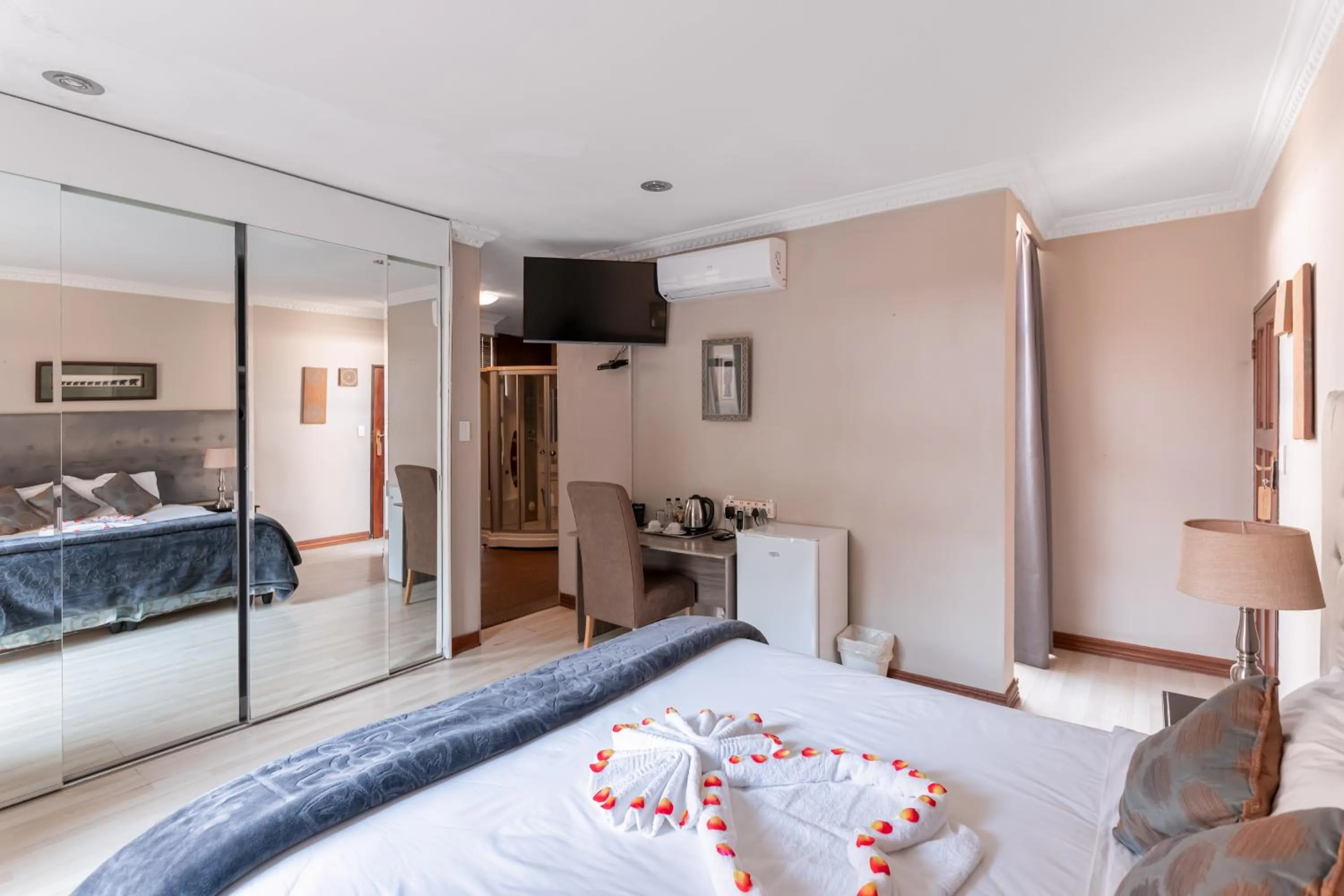 Bed in Villa Africa Boutique Hotel & Spa