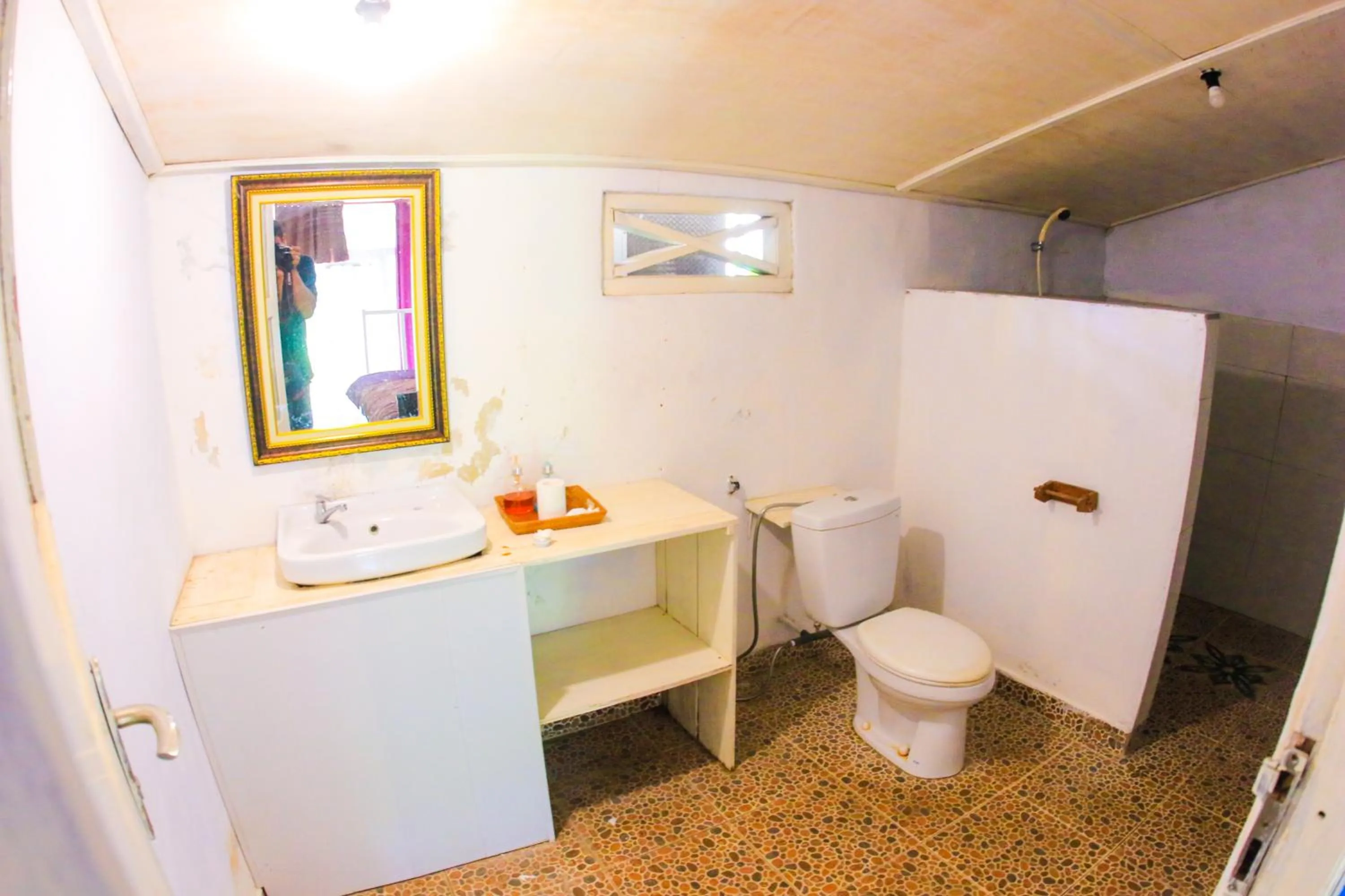 Shower in Annaya House