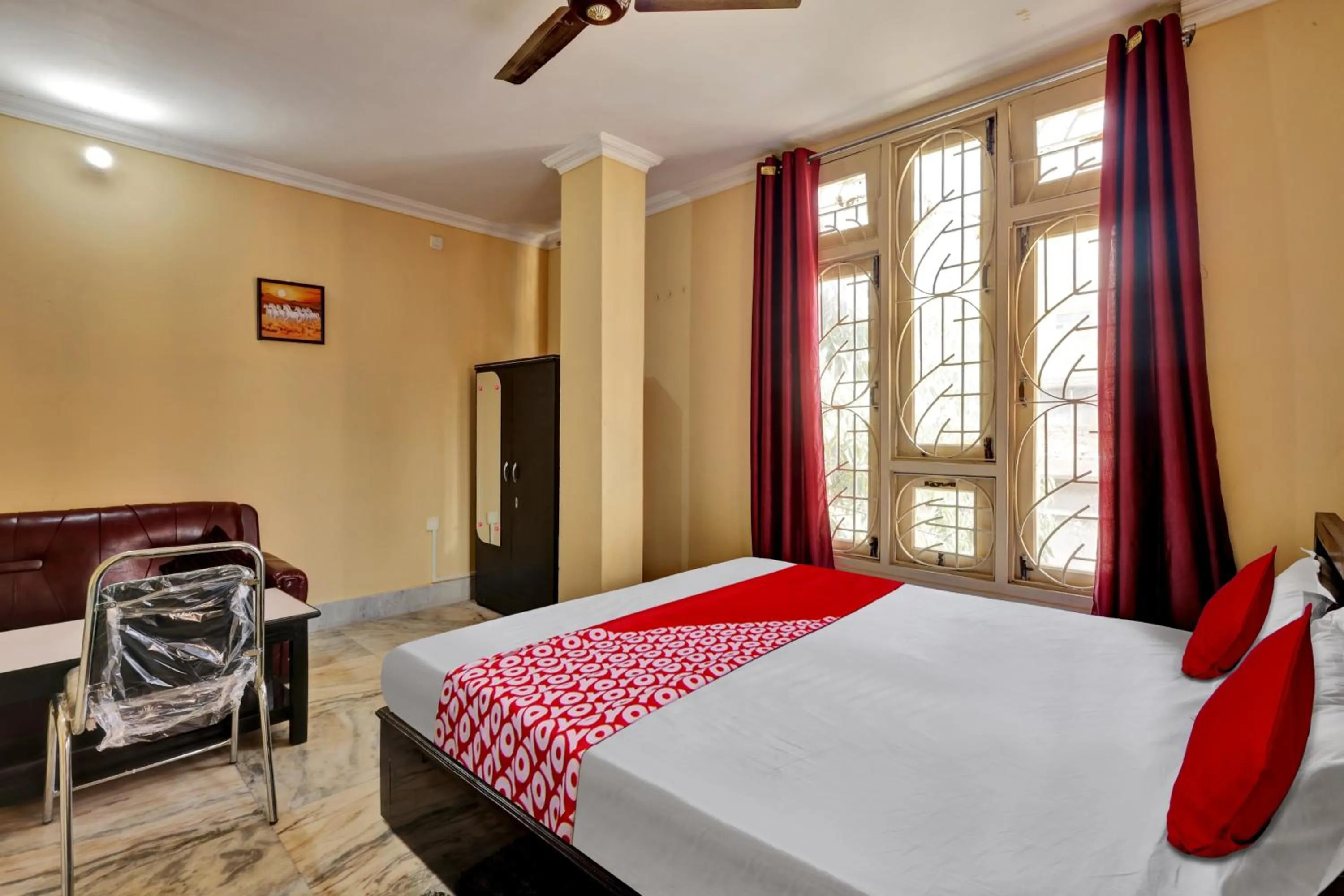 Bedroom, Bed in Hotel O Metro Guest House