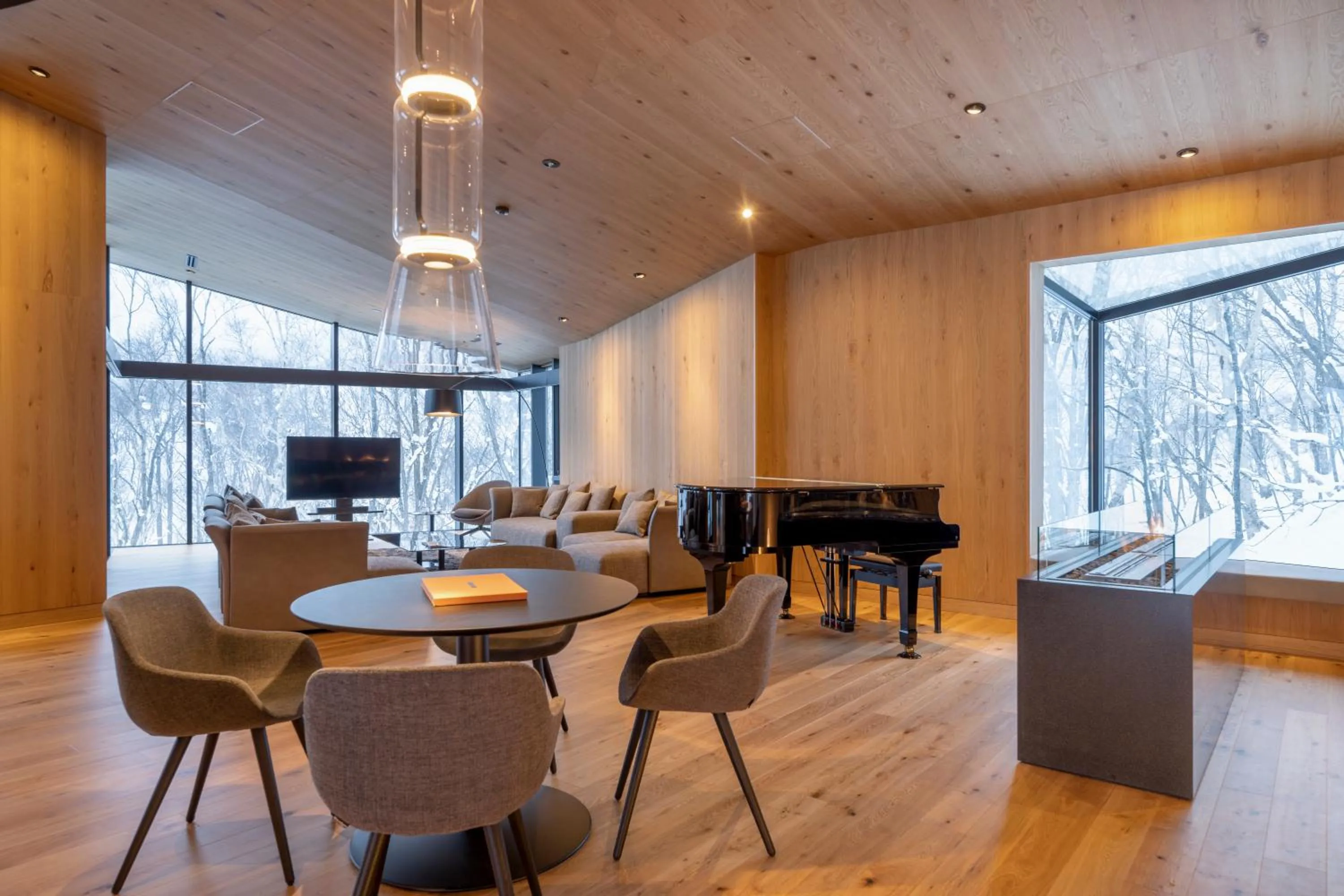 Communal lounge/ TV room in Tsubasa Chalet at Hanaridge