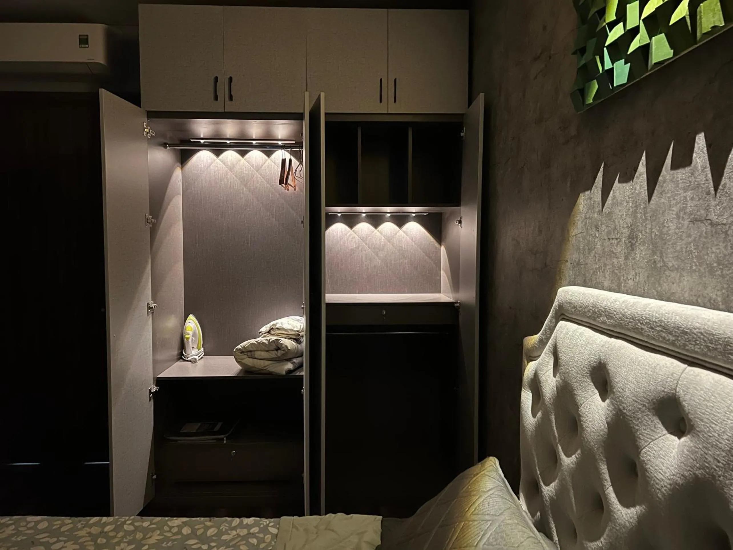 Bed in UPhoenix Home- HaDo Centrosa Garden