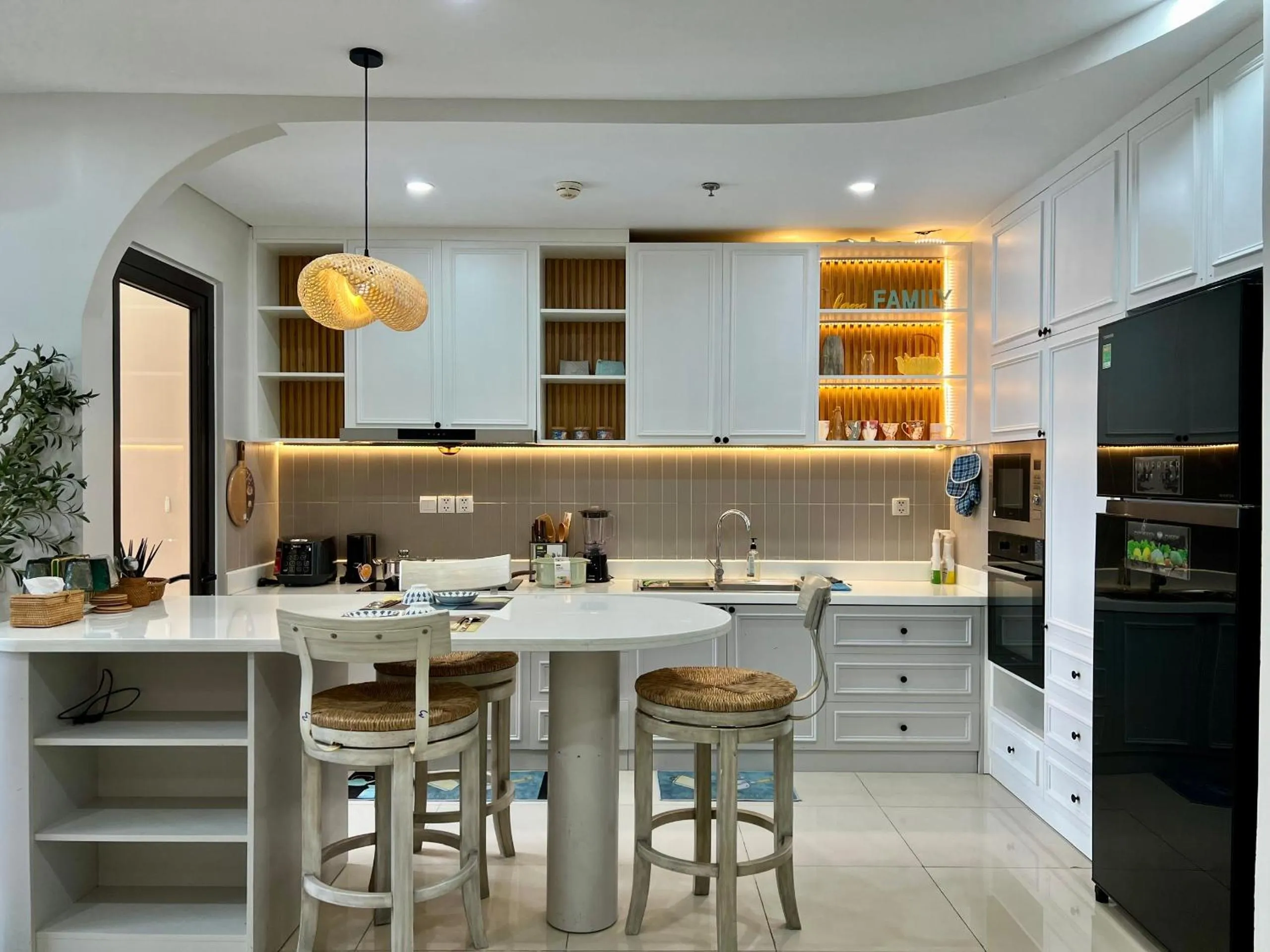 Kitchen or kitchenette in UPhoenix Home- HaDo Centrosa Garden