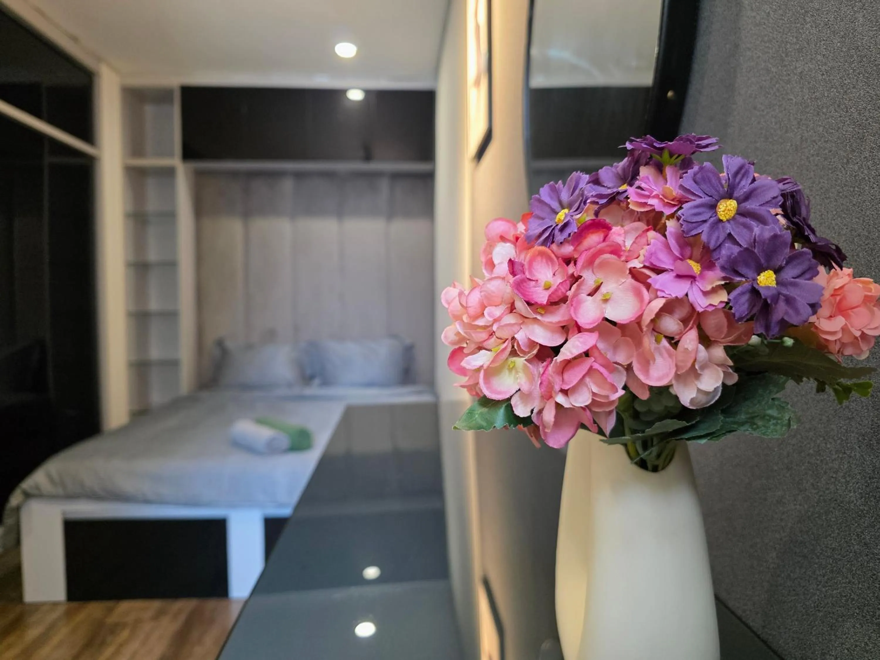 Bed in UPhoenix Home- HaDo Centrosa Garden