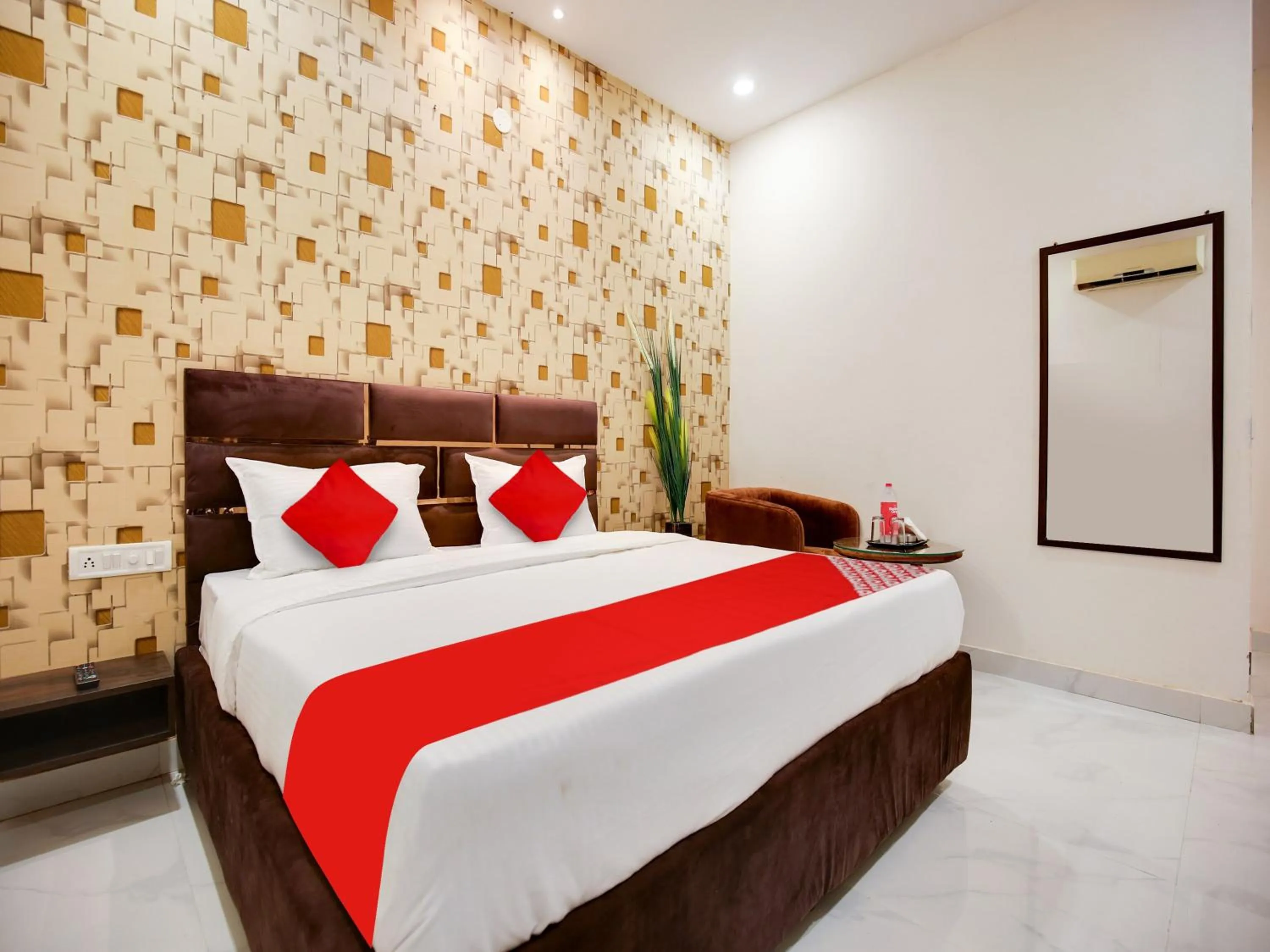 Bedroom, Bed in Hotel O Golden A