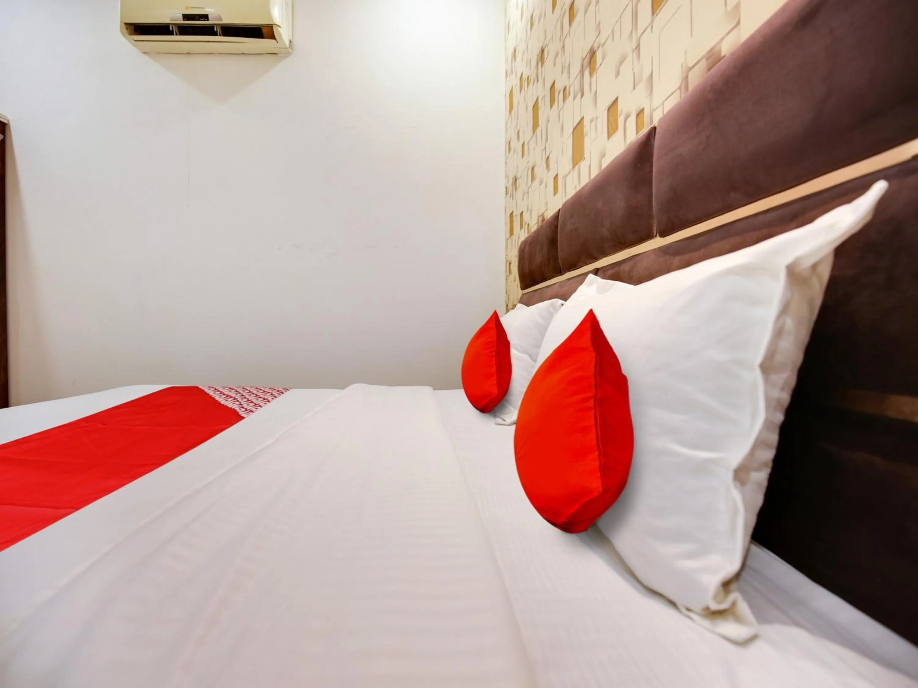 Bedroom, Bed in Hotel O Golden A