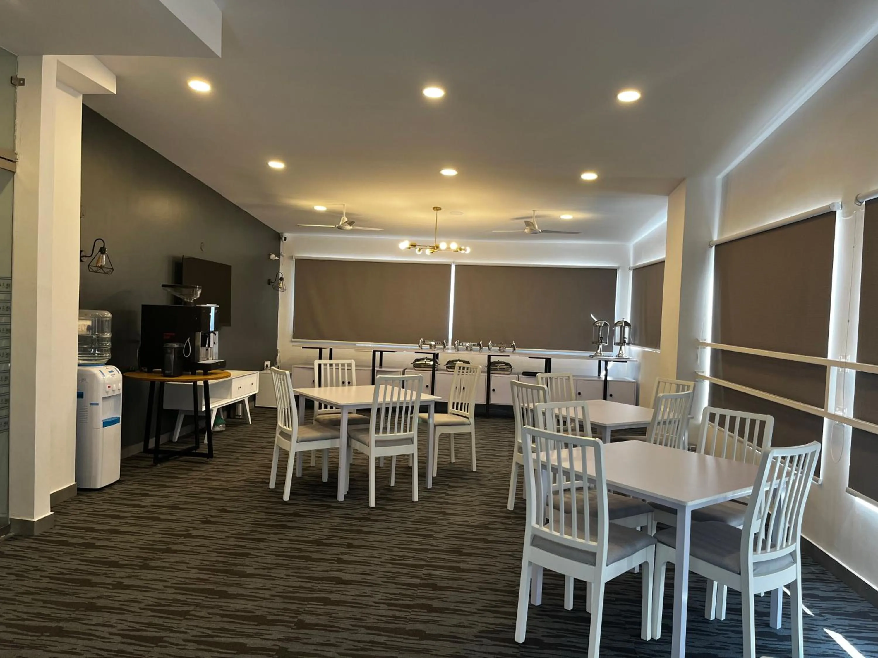 Restaurant/places to eat in Hotel Z Triloha