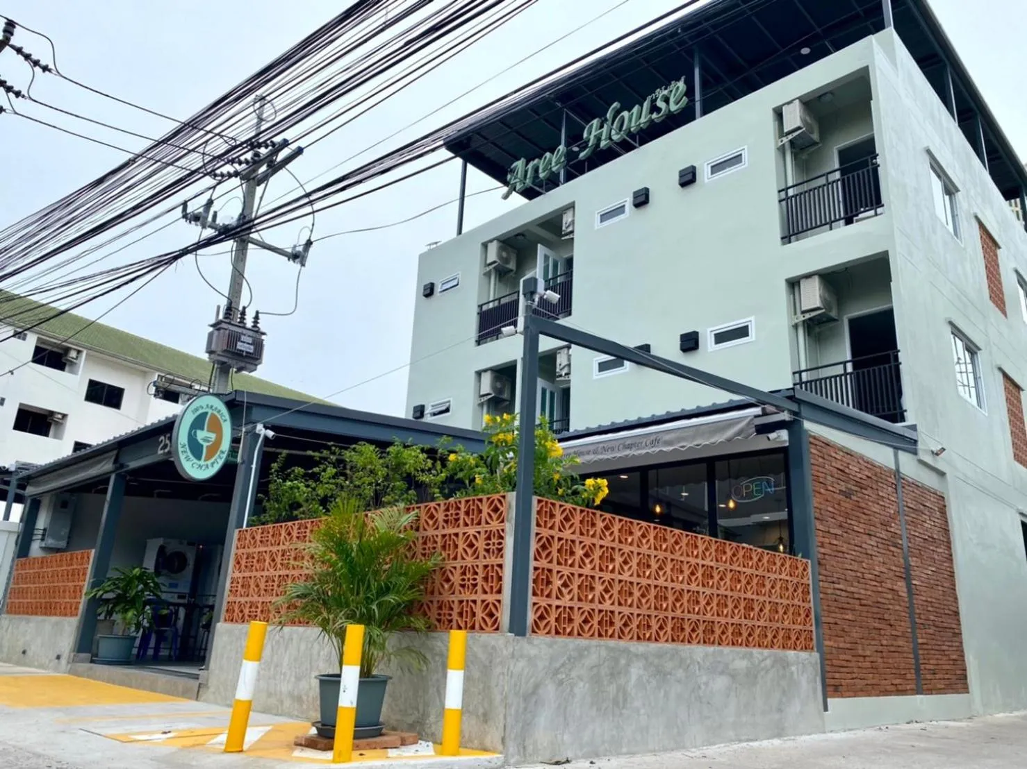 Property building in Aree House Poshtel