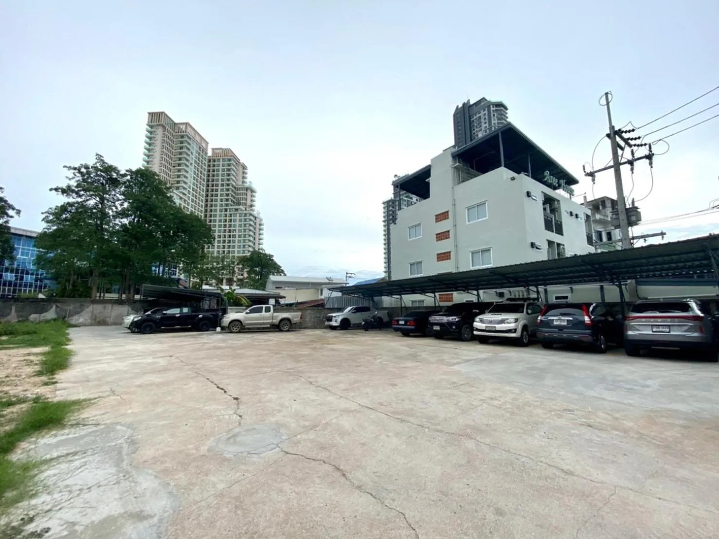 Parking in Aree House Poshtel